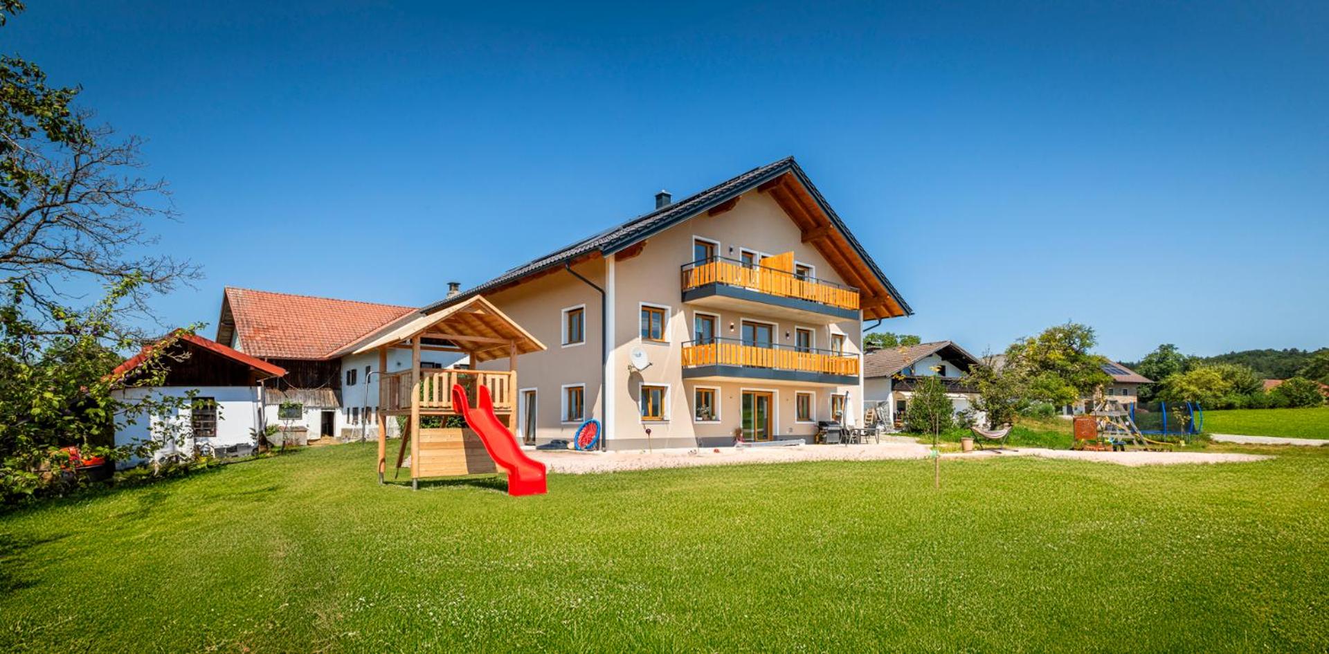 Two-Bedroom Apartment with Balcony photo 2
