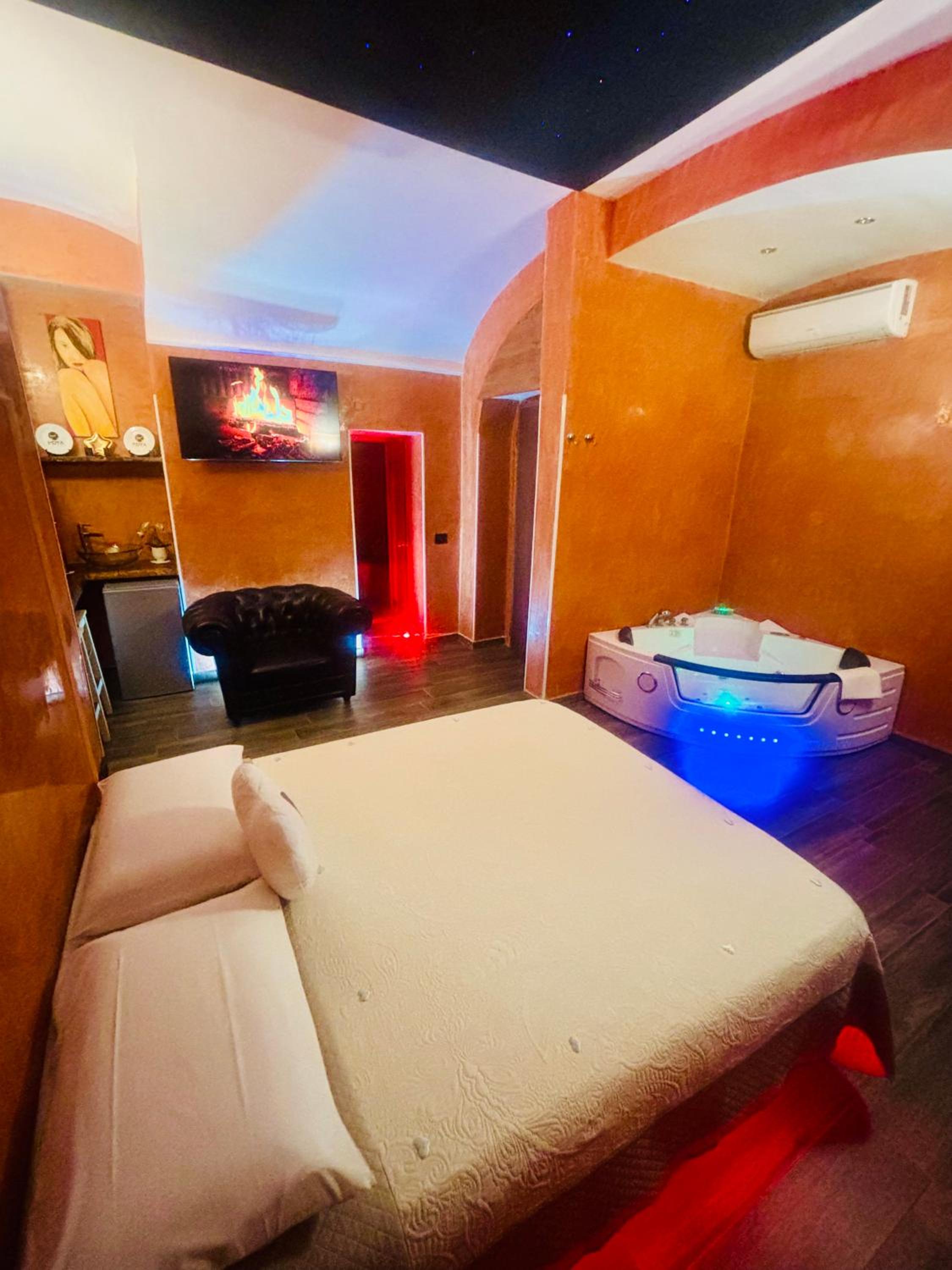 Studio with Spa Bath