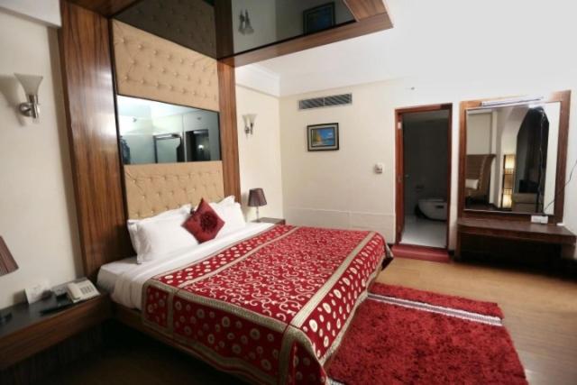 Twin Room With City View photo 2