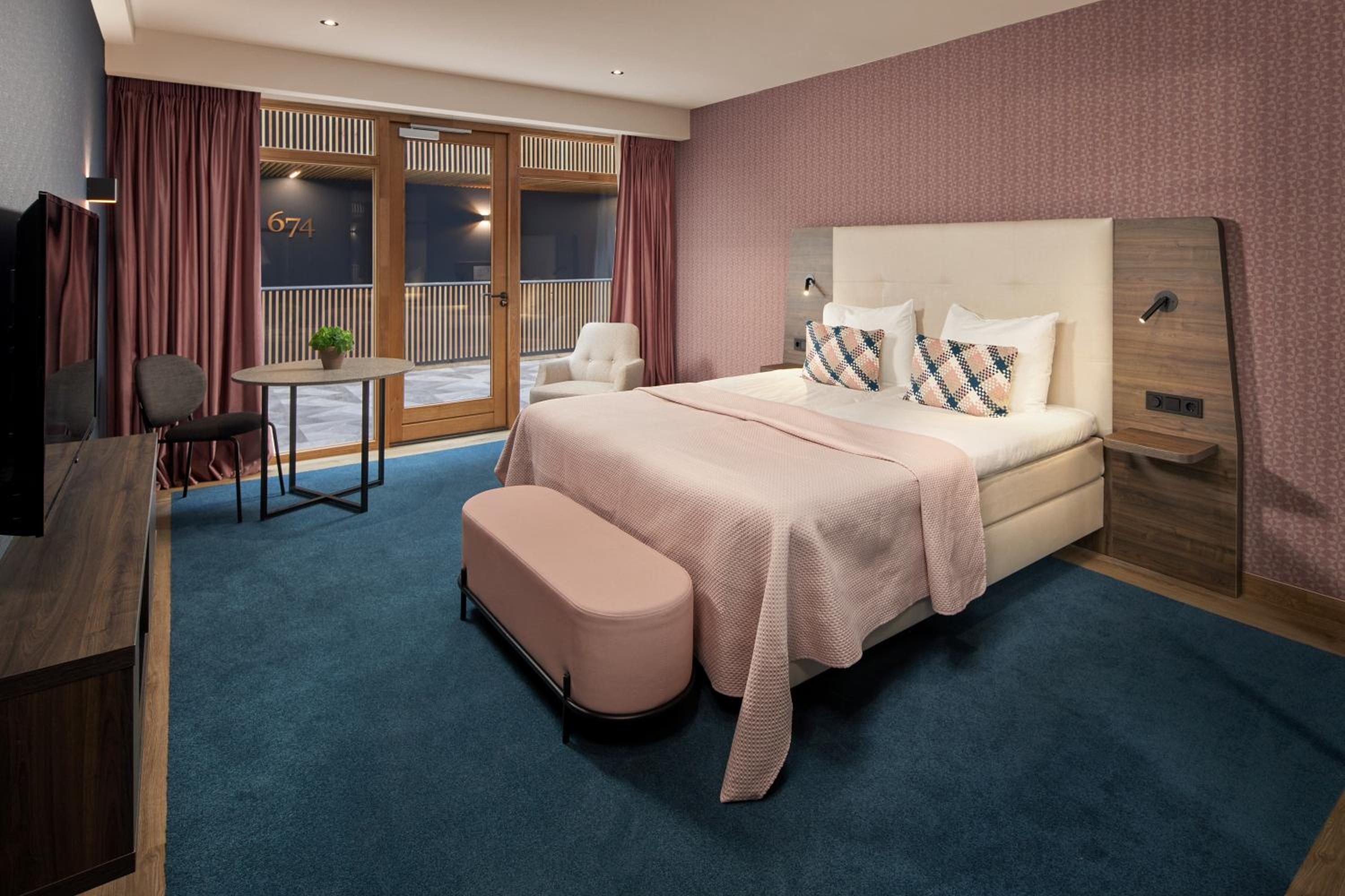 Deluxe Plus Atrium Room