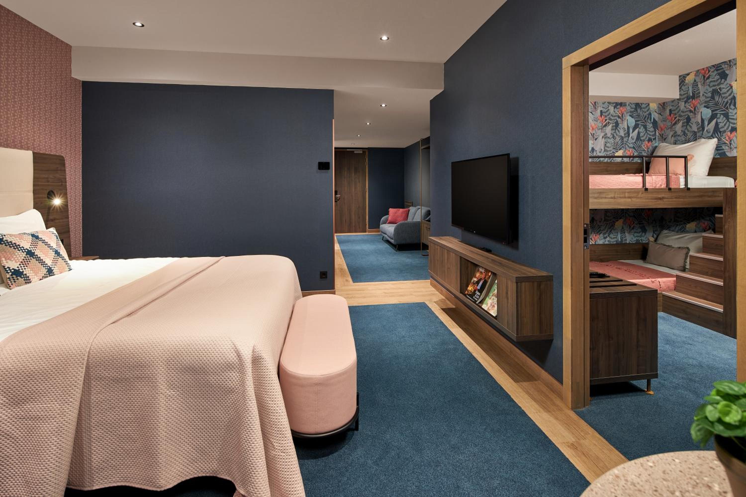 Deluxe Family Room (6 people) - Photo 4