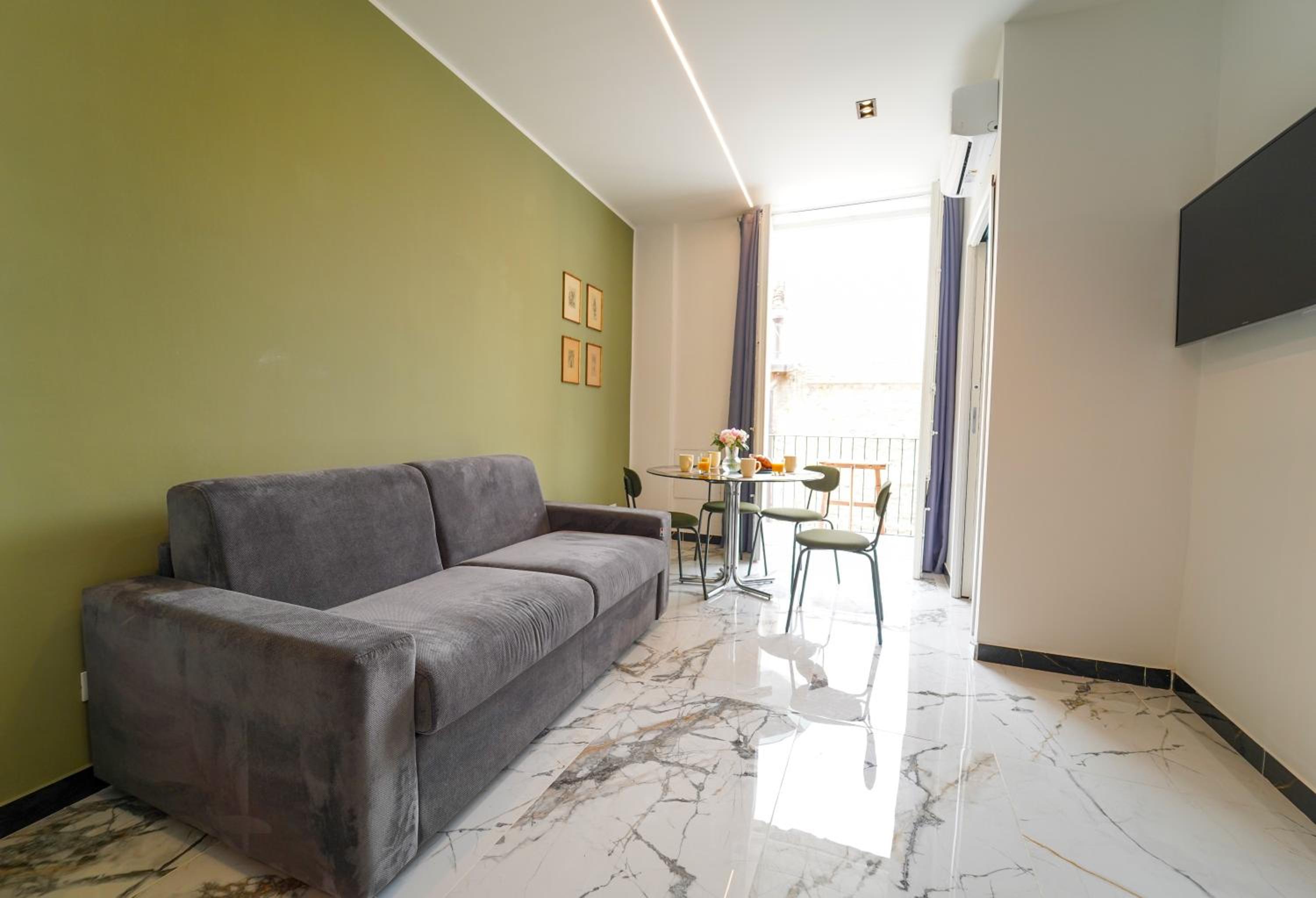 One-Bedroom Apartment