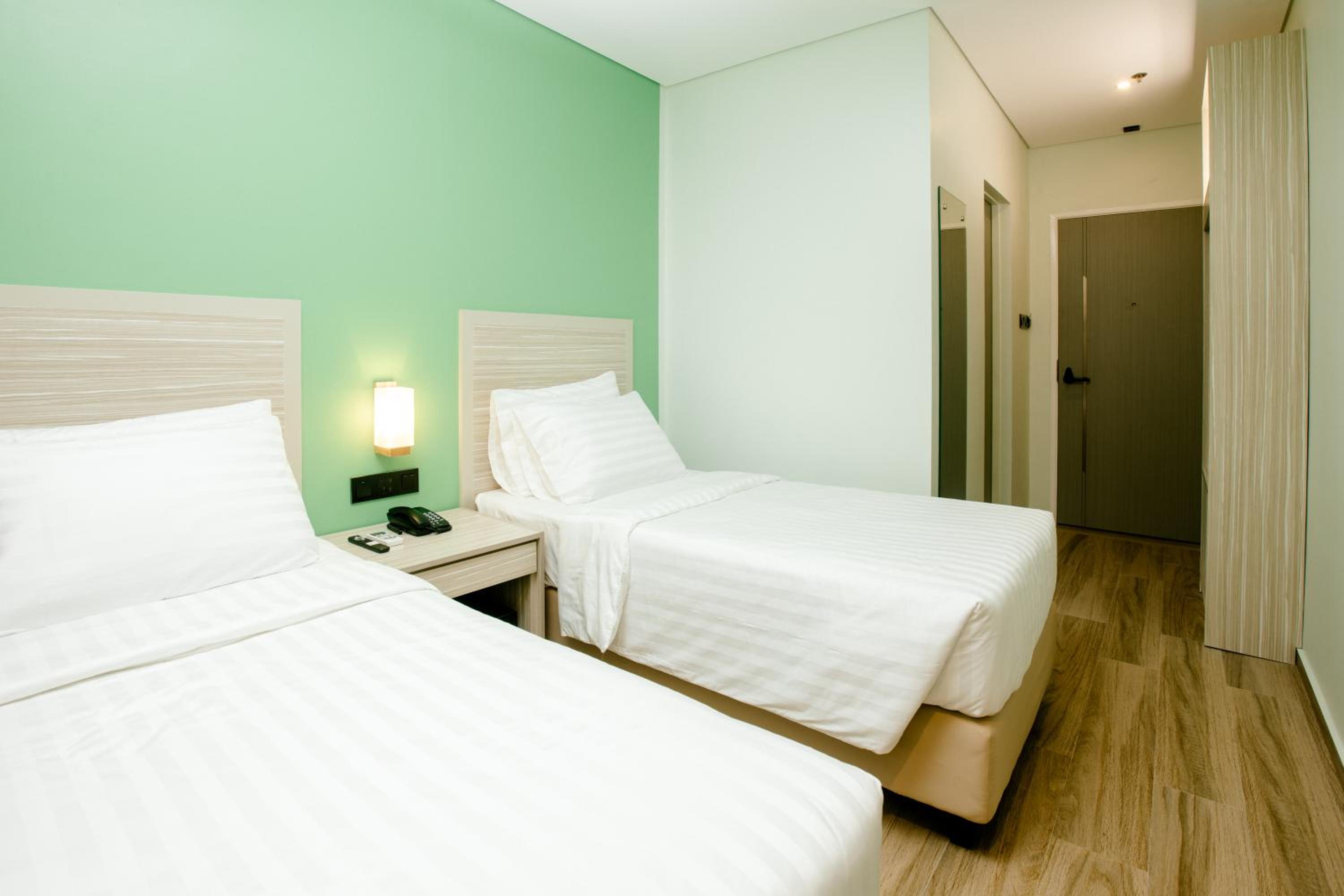 Standard Twin Room - Photo 6