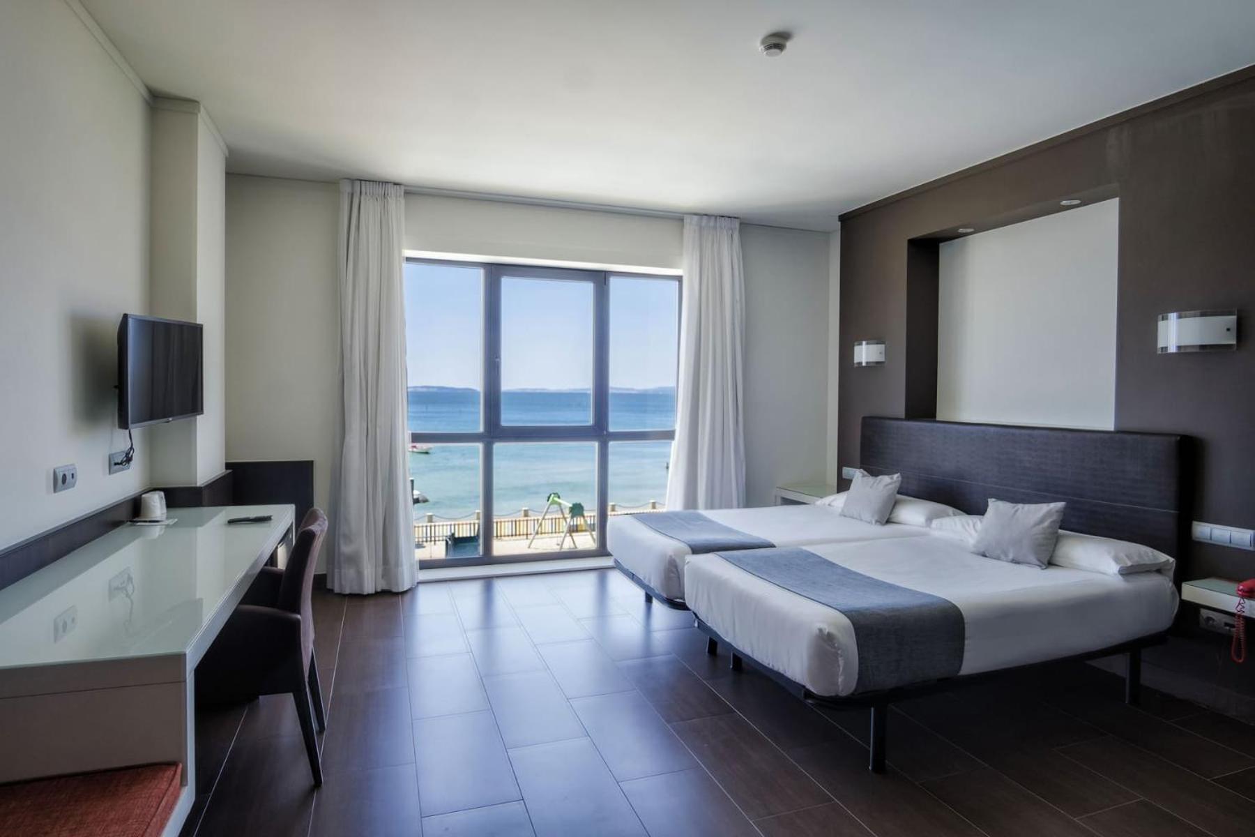 Superior Double or Twin Room with Sea View - Photo 20