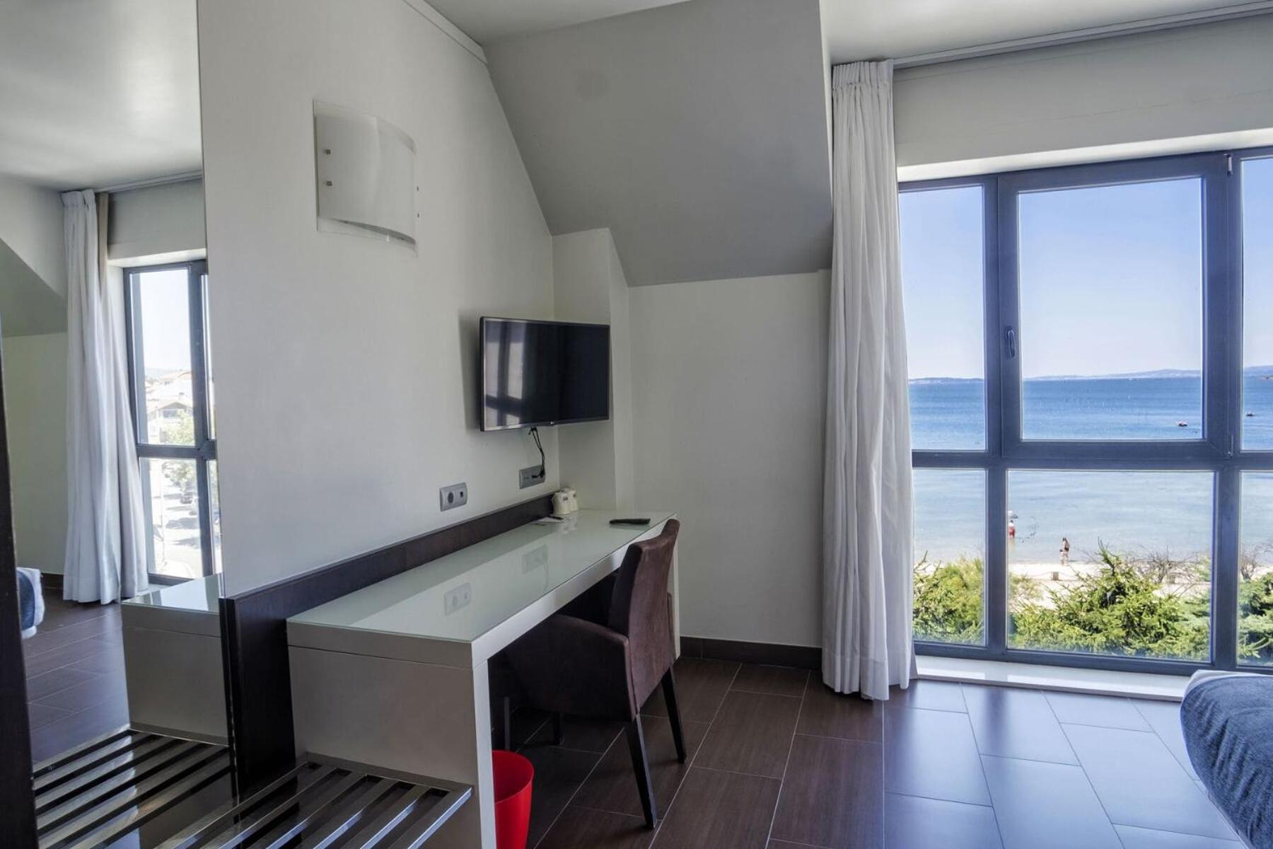 Superior Double or Twin Room with Sea View - Photo 11