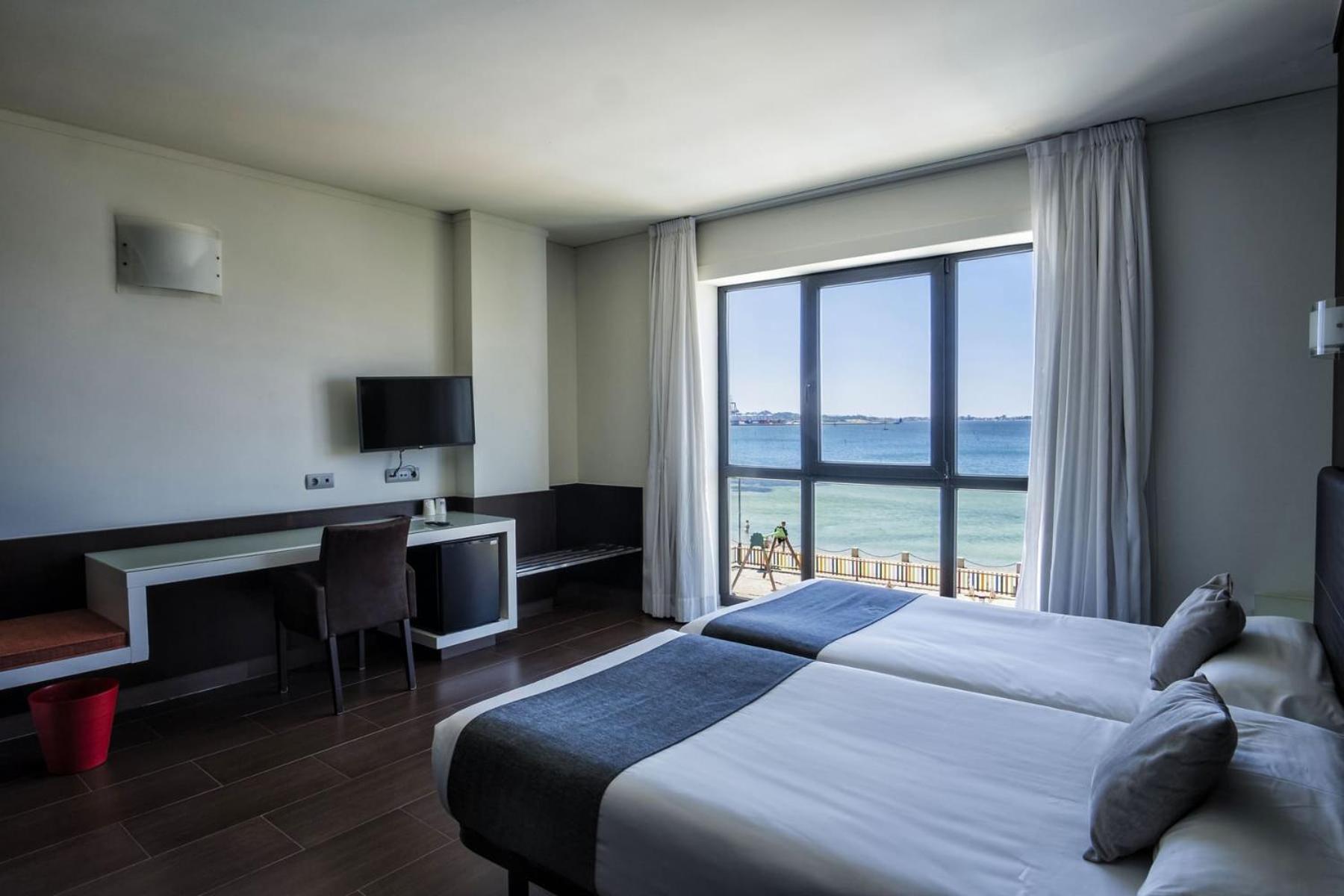 Superior Double or Twin Room with Sea View - Photo 13