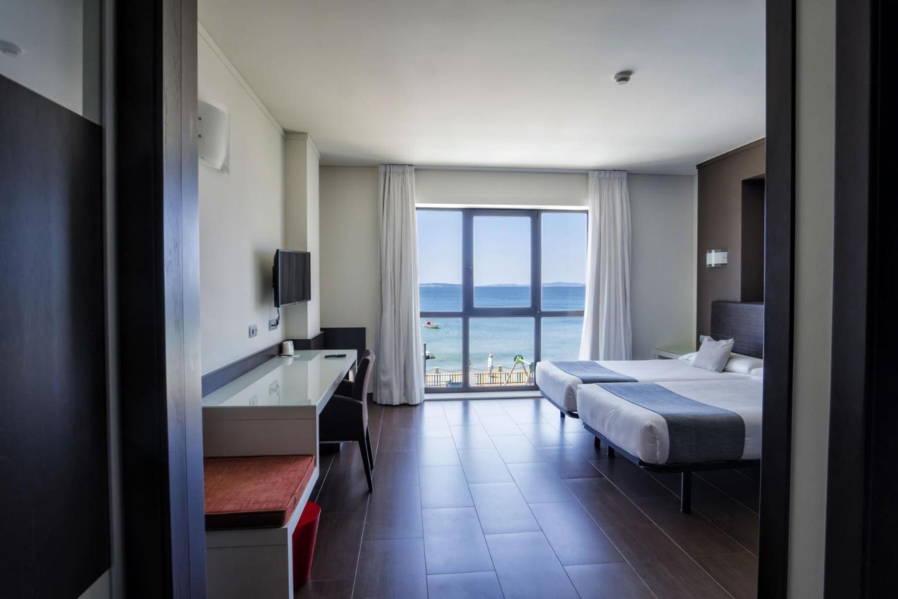 Superior Double or Twin Room with Sea View - Photo 7