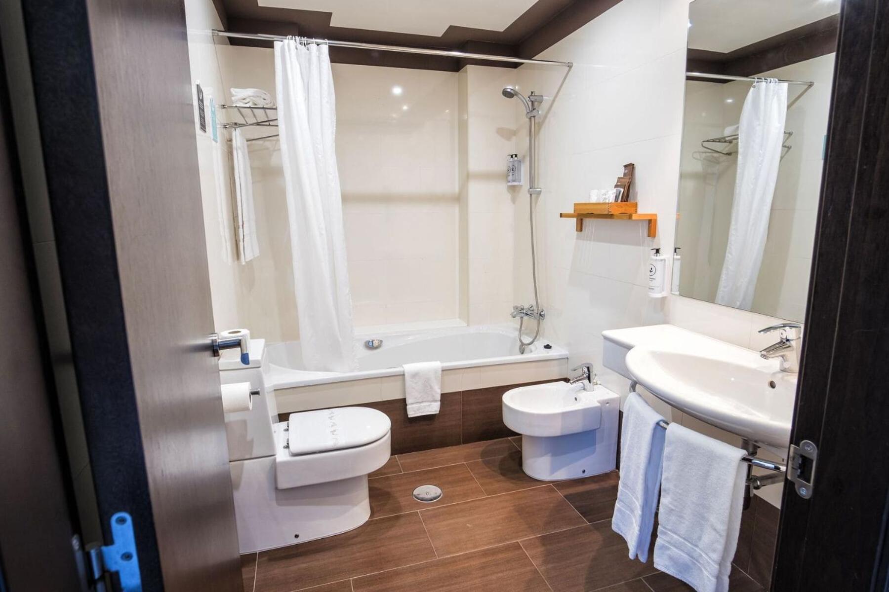 Superior Double or Twin Room with Sea View - Photo 8