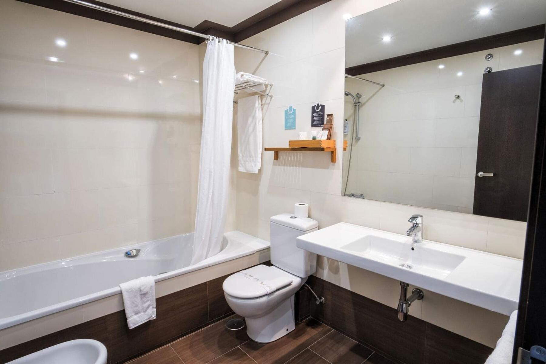 Superior Double or Twin Room with Sea View - Photo 9