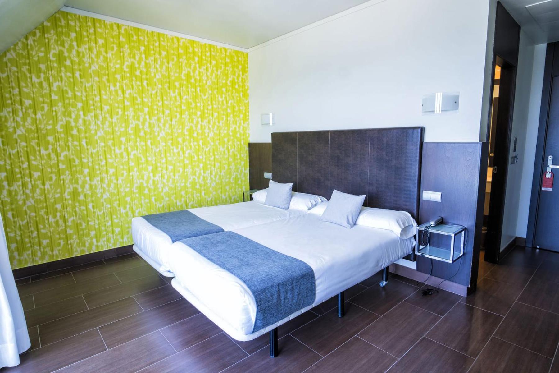 Superior Double or Twin Room with Sea View - Photo 3