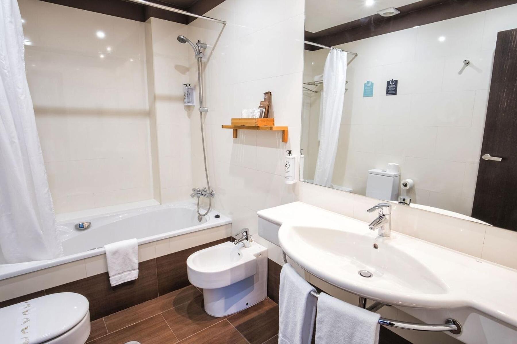 Superior Double or Twin Room with Sea View - Photo 27