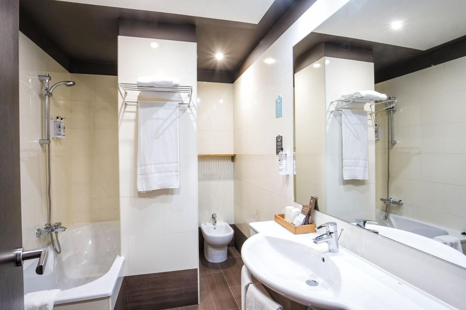 Budget Double or Twin Room - Photo 2