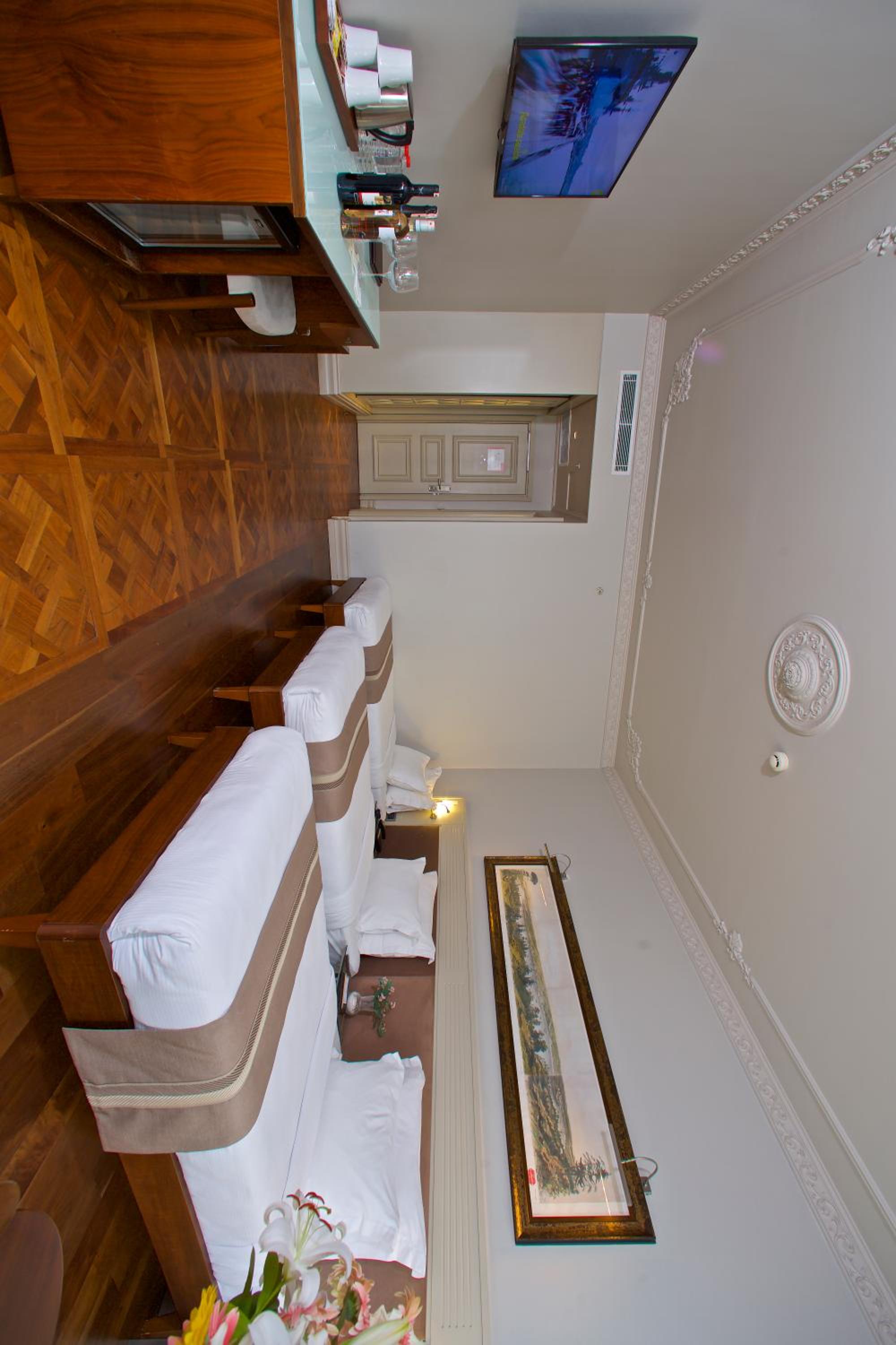Comfort Triple Room photo 3