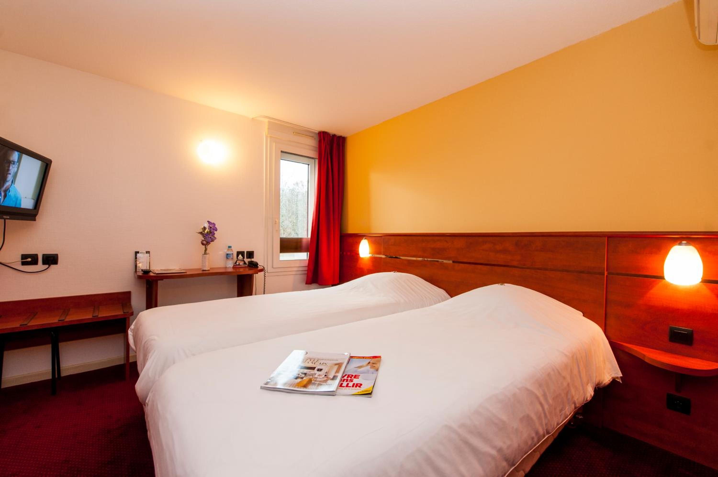 Twin Room with Air-Conditioning photo 1