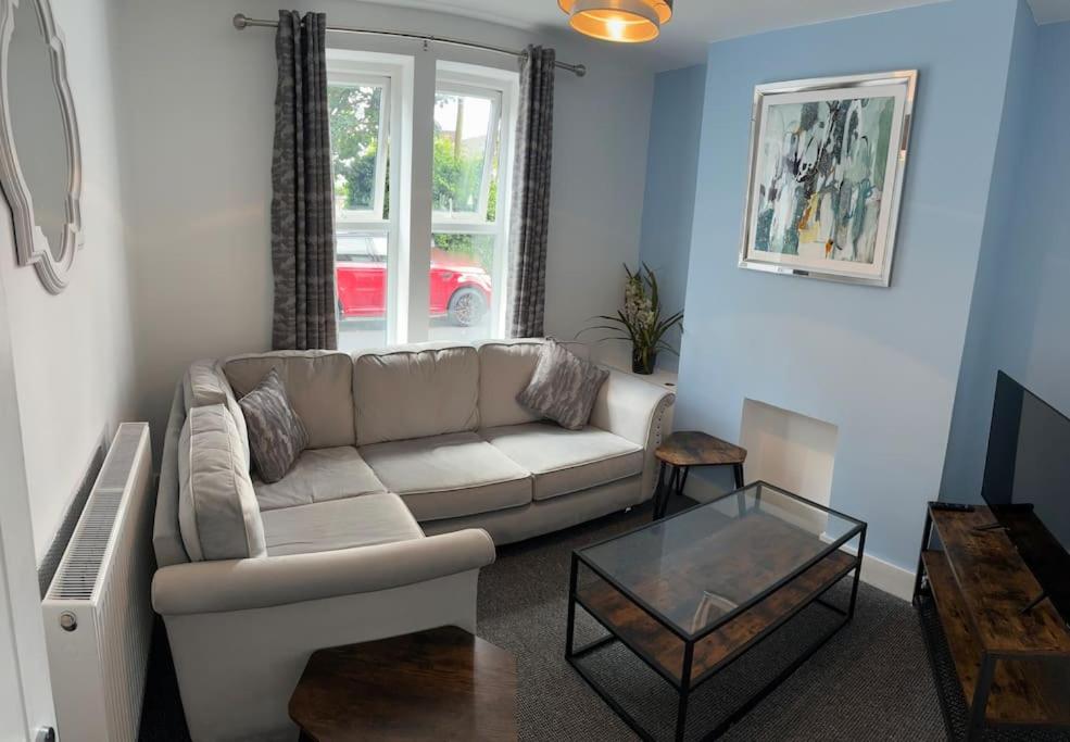 Three-Bedroom House photo 2