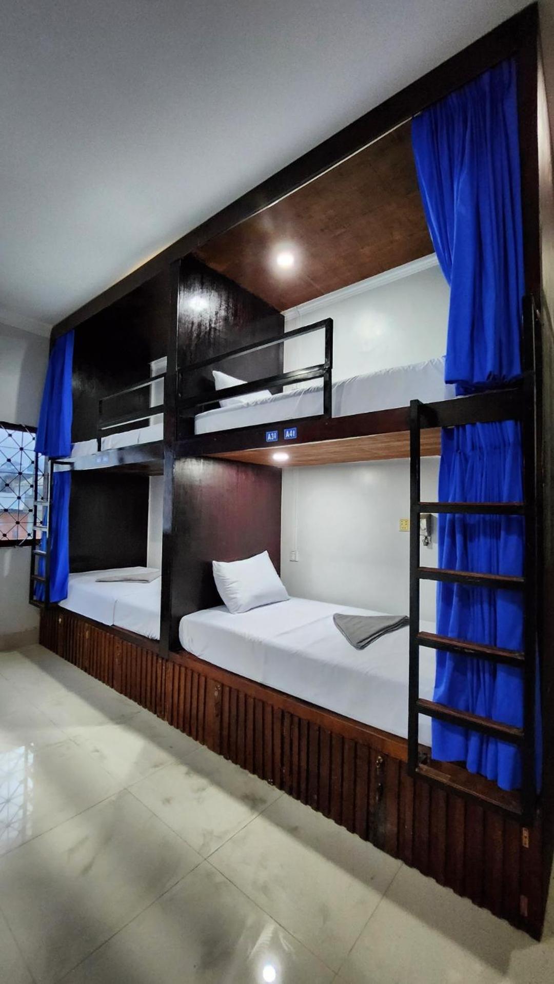 10-Bed Mixed Dormitory Room photo 1