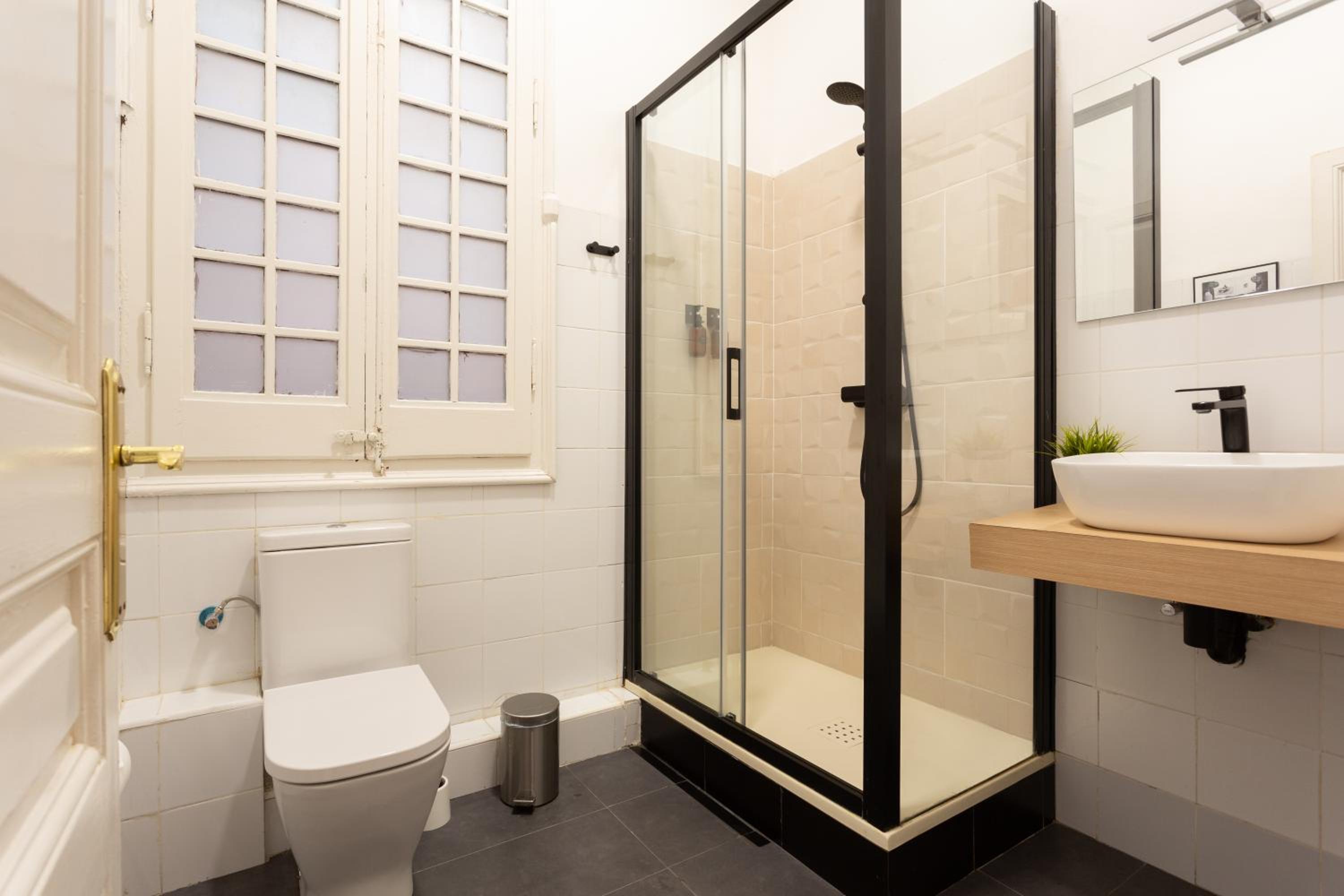 Standard Double Room with Shared Bathroom photo 2