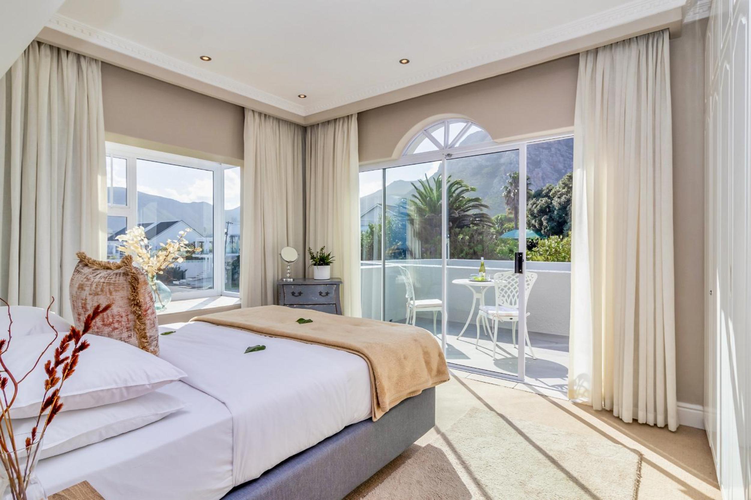 Suite with Mountain View photo 2