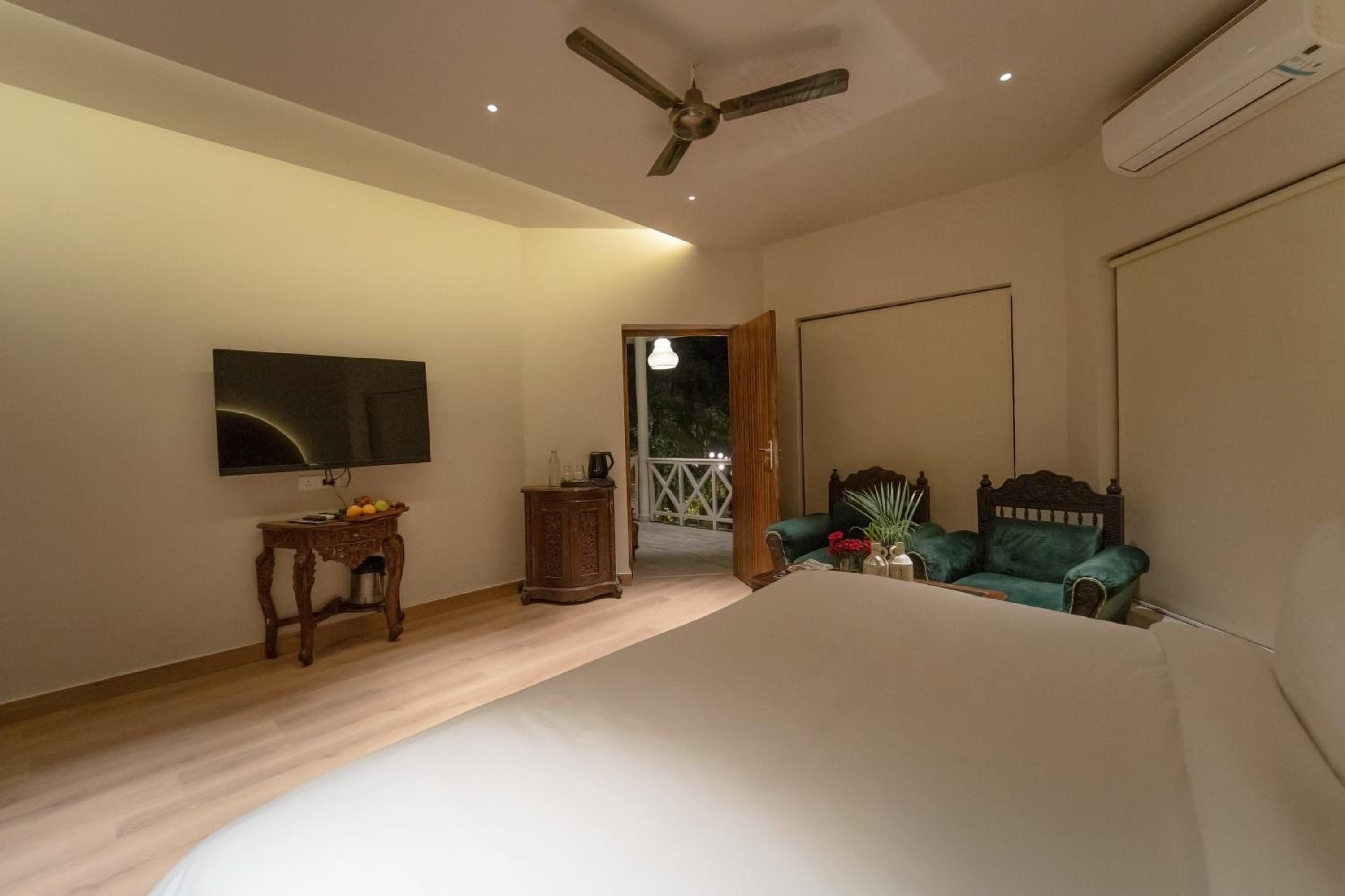 Premium Room With Garden View And Shared Balcony photo 1