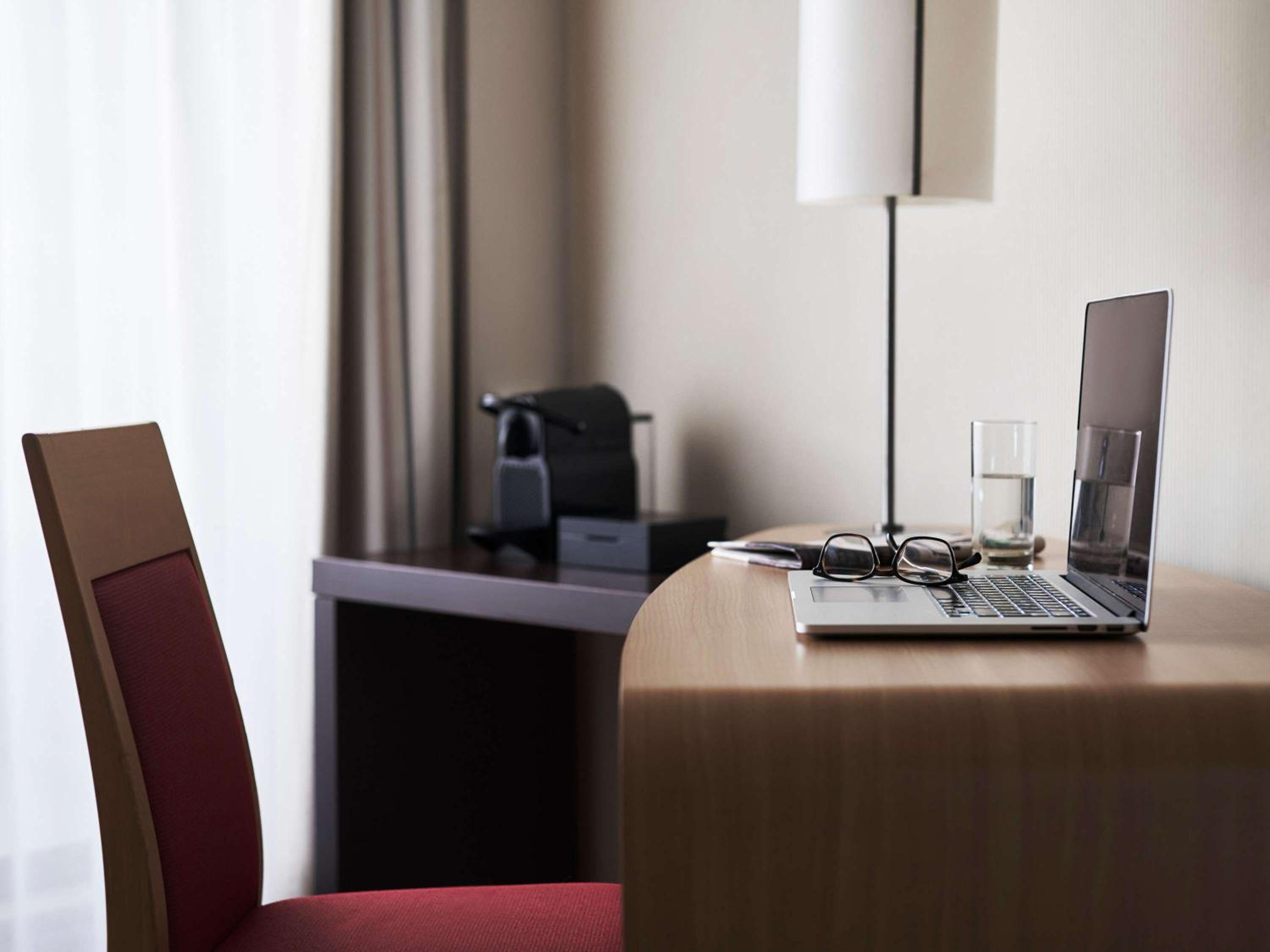  Executive Room With Balcony, 1 double bed or 1 double bed with sofa bed photo 2