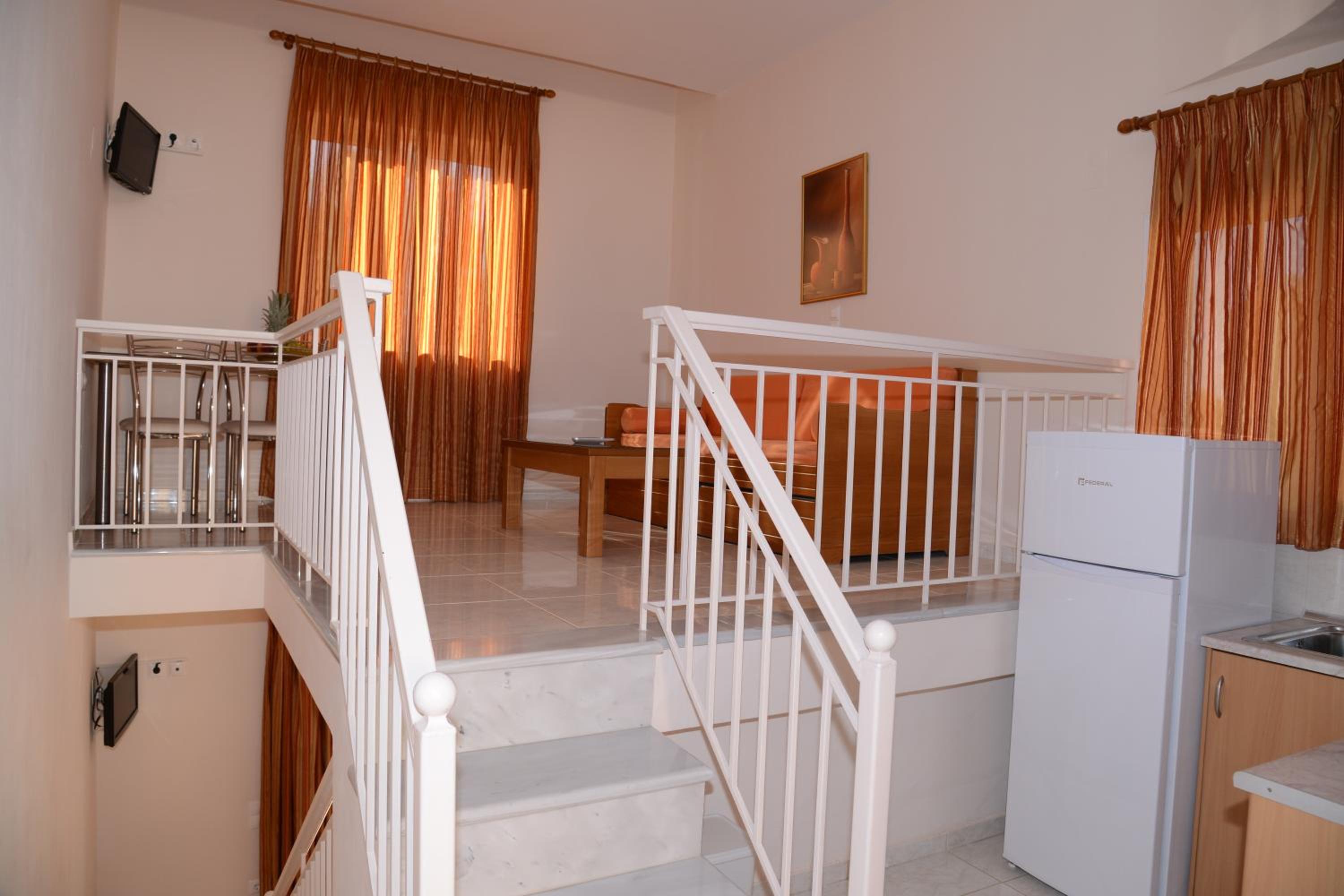 One-Bedroom Apartment Split Level (4 Guests) photo 1
