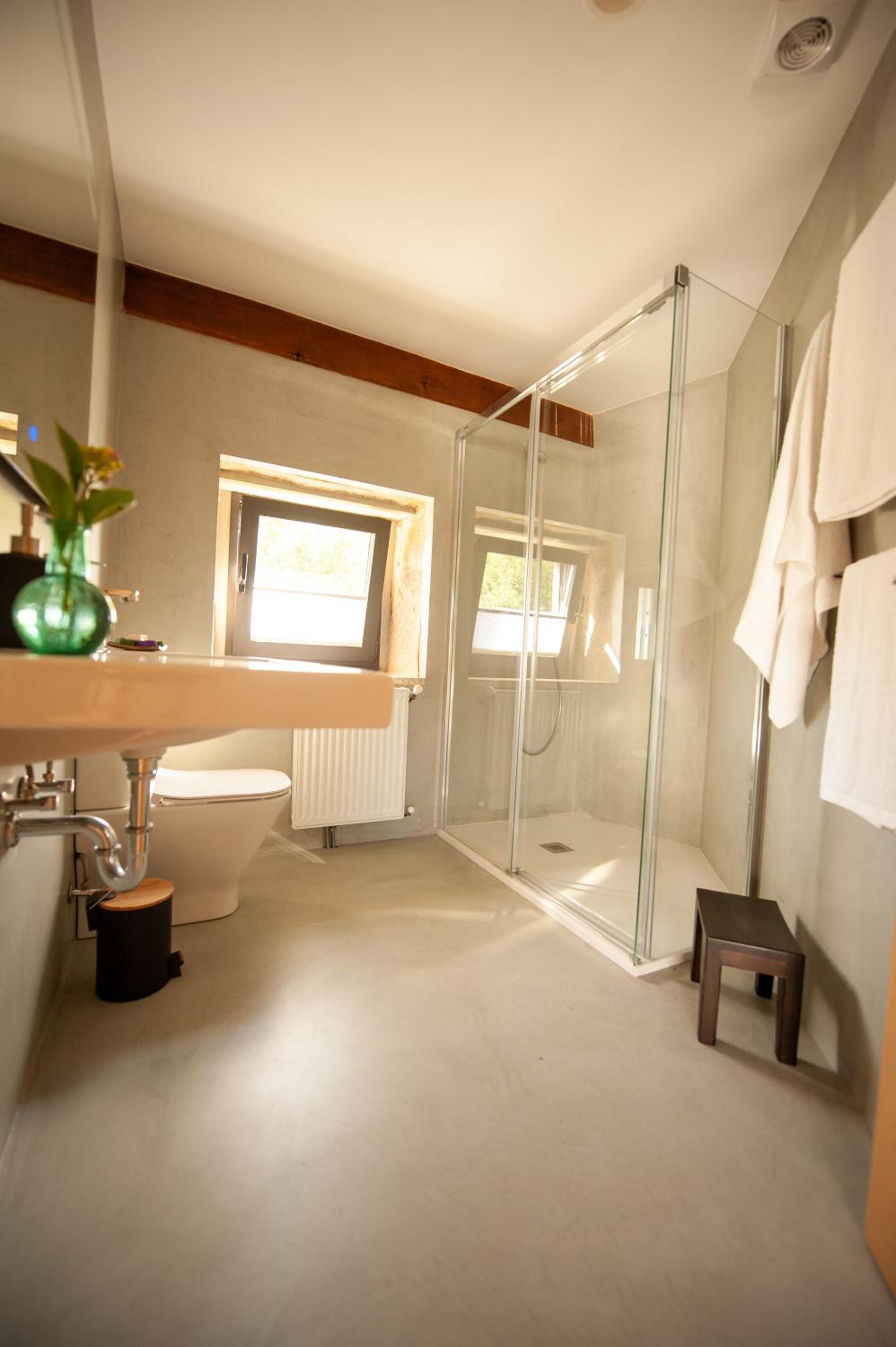 Matrimony Room with Private Bathroom  photo 2
