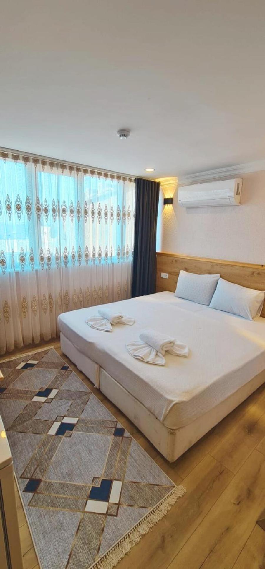 Standard Double or Twin Room with Sea View photo 3