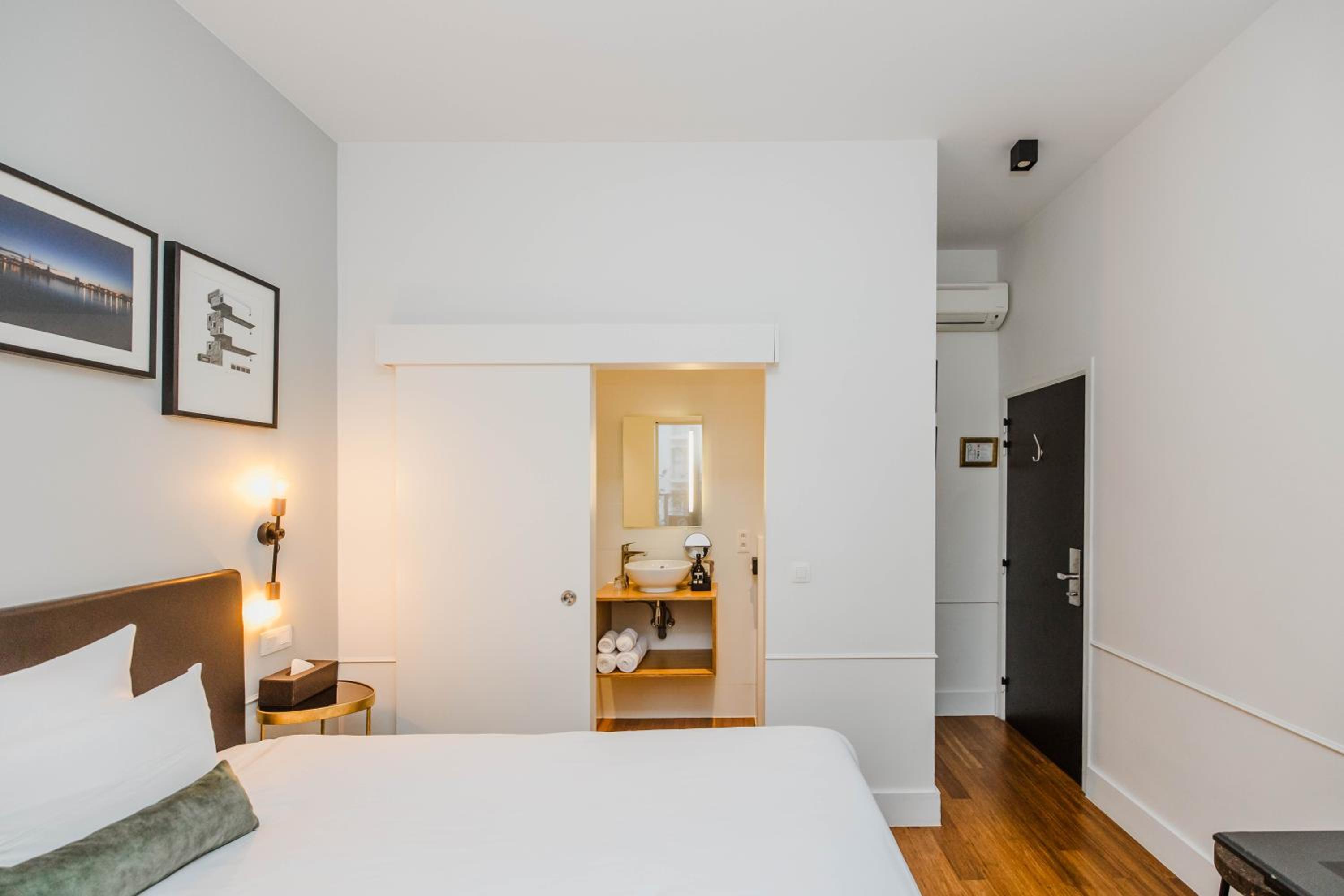 Standard Double Room photo 2