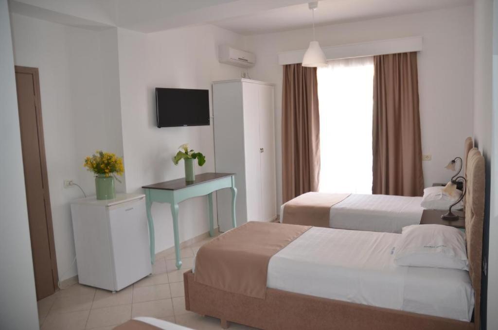 Double Room with Sea Side View photo 1