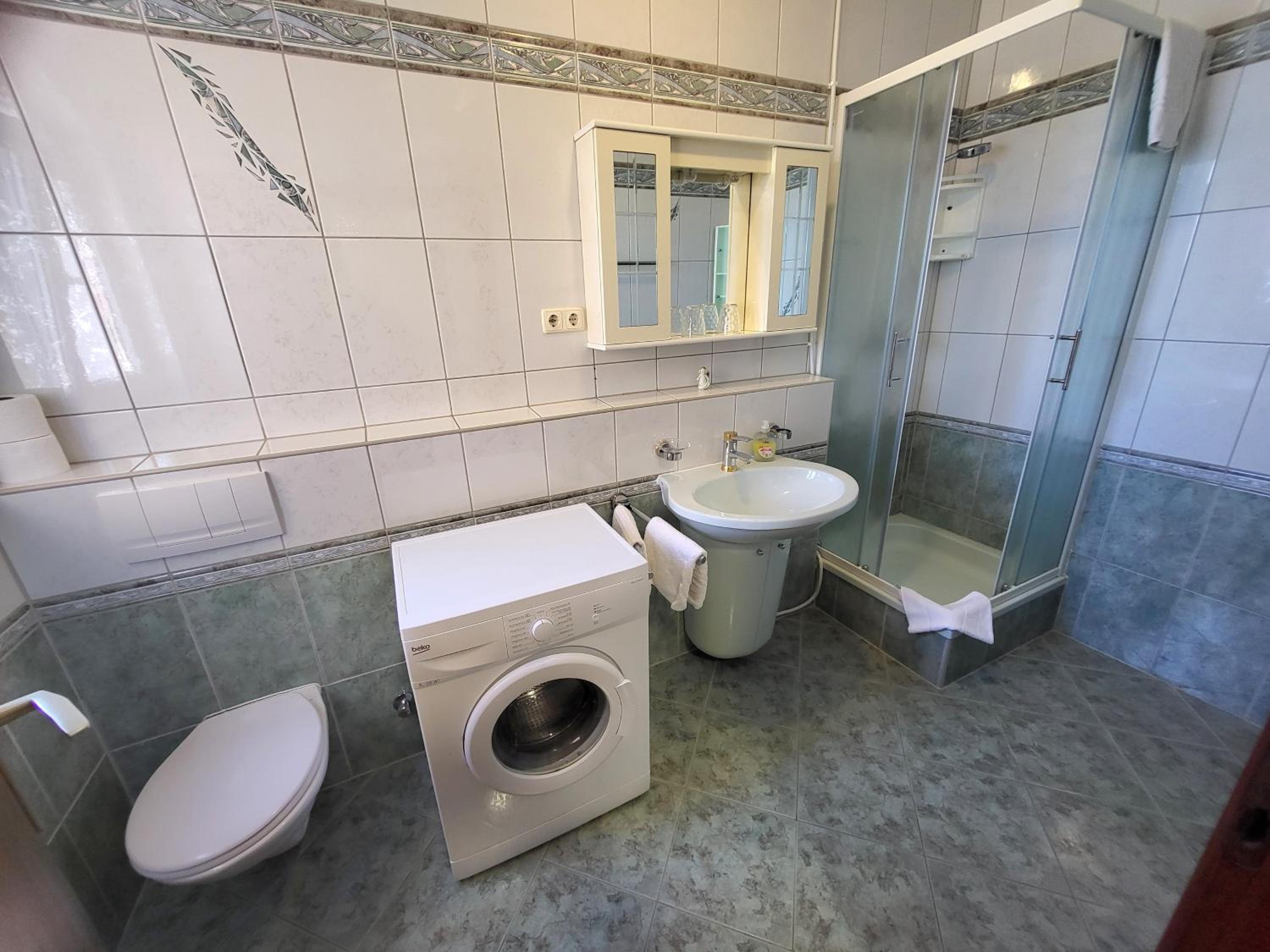 Deluxe One-Bedroom Apartment with Ocean View photo 3