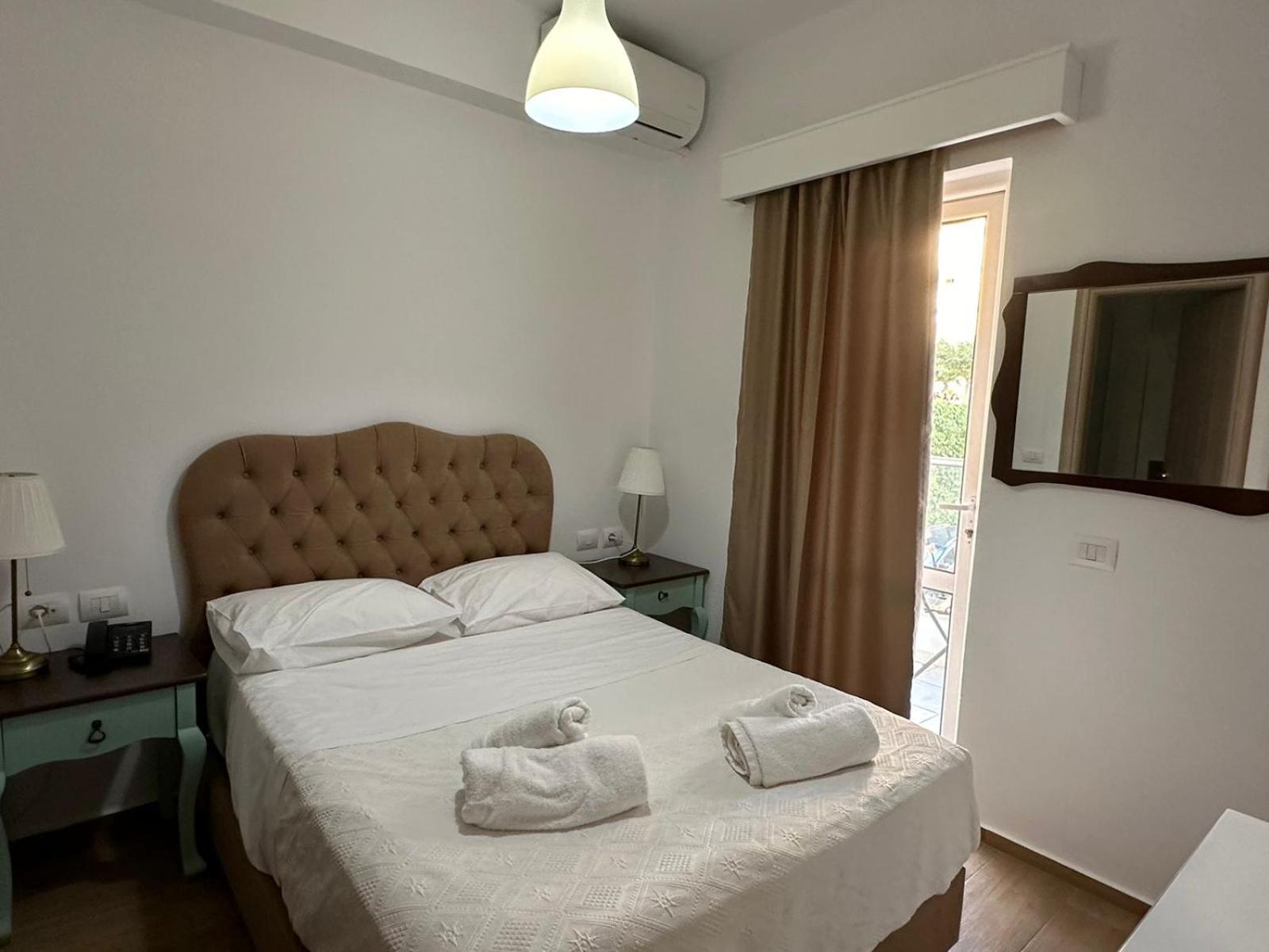Double Room with Sea Side View photo 3