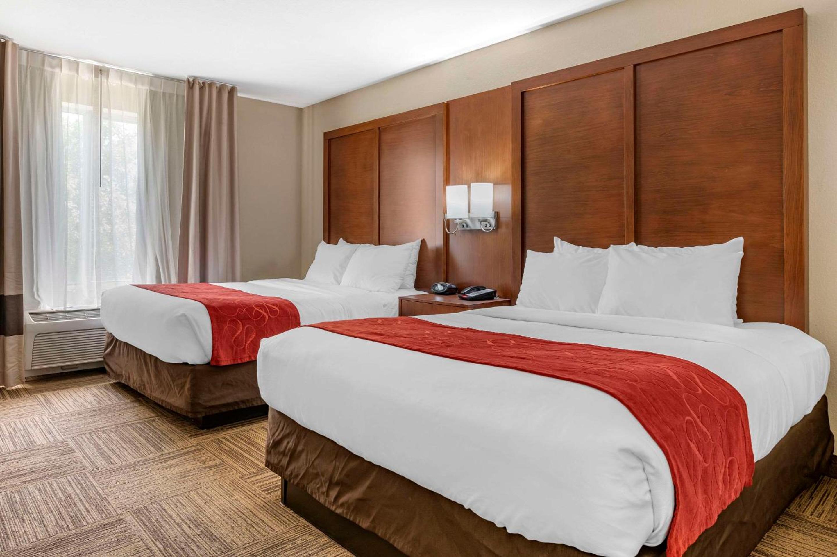 Superior Queen Suite with Two Queen Beds - Non-Smoking - Photo 5