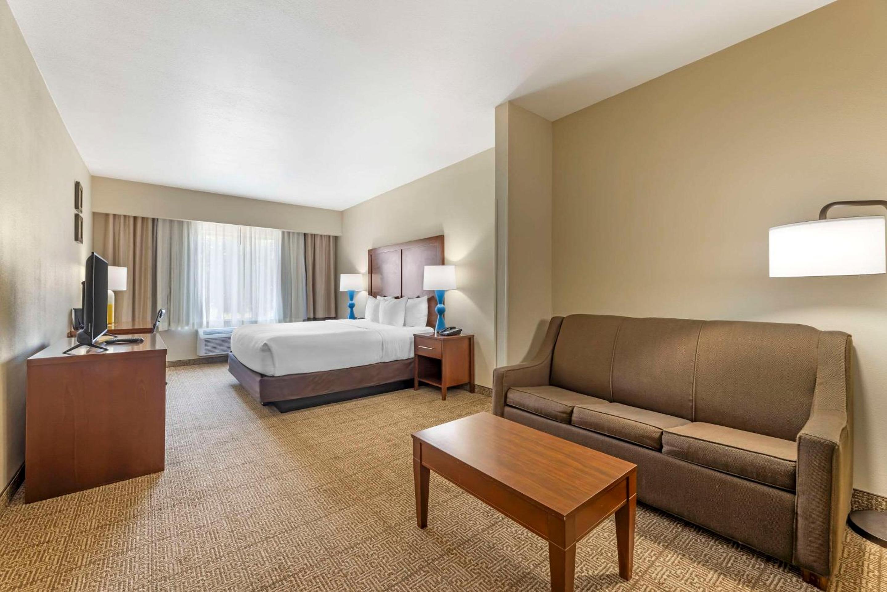Standard King Room - Photo 2