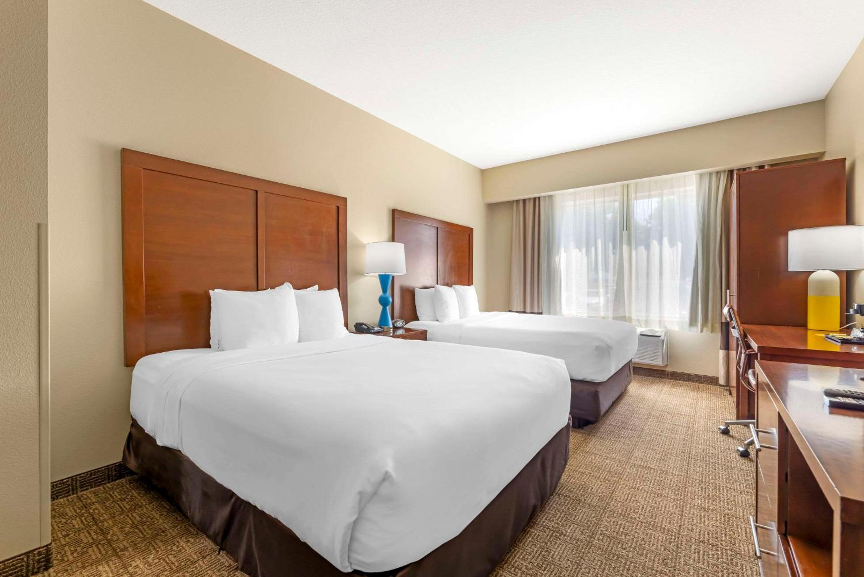 Superior Queen Suite with Two Queen Beds - Non-Smoking - Photo 2