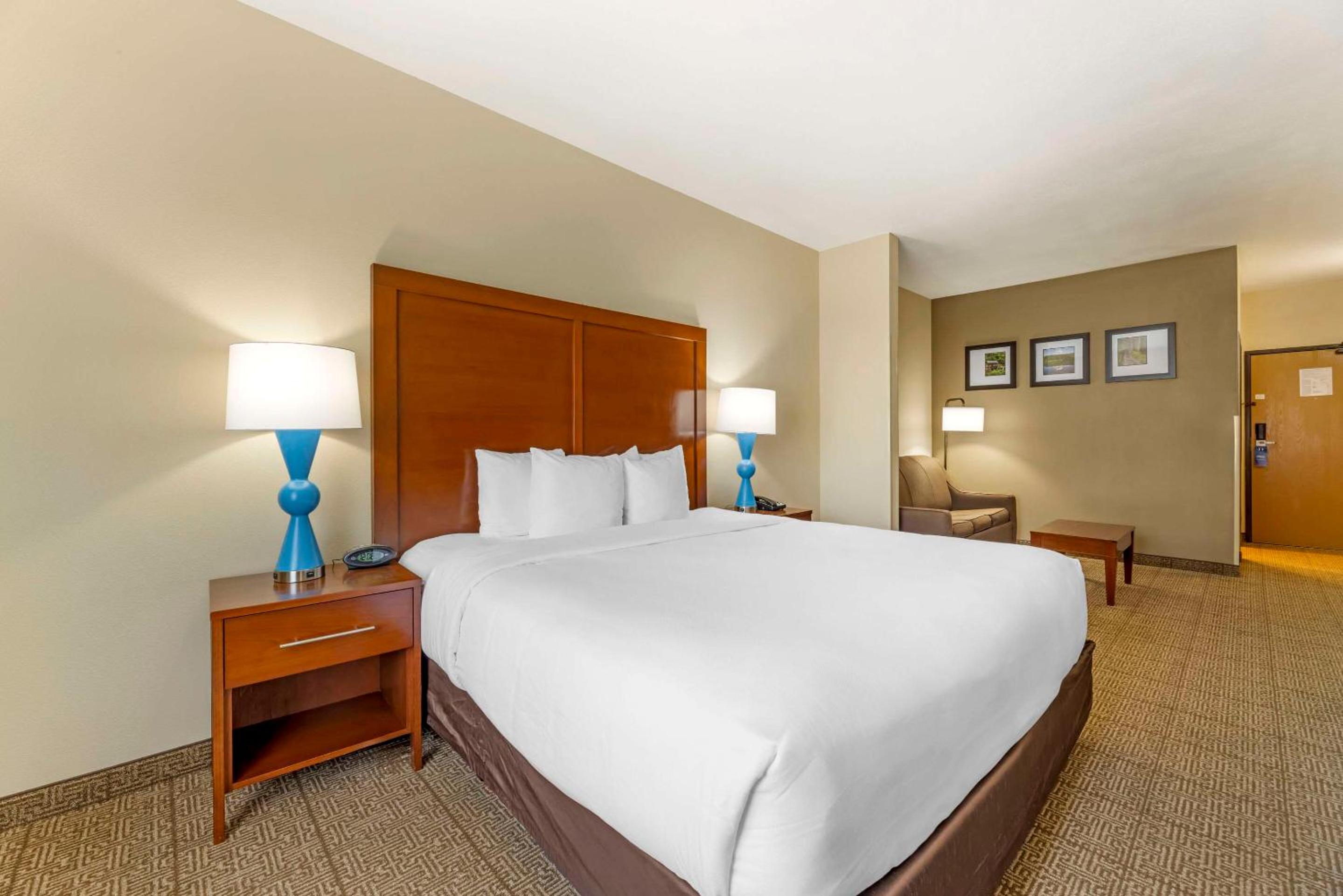 Standard King Room - Photo 1