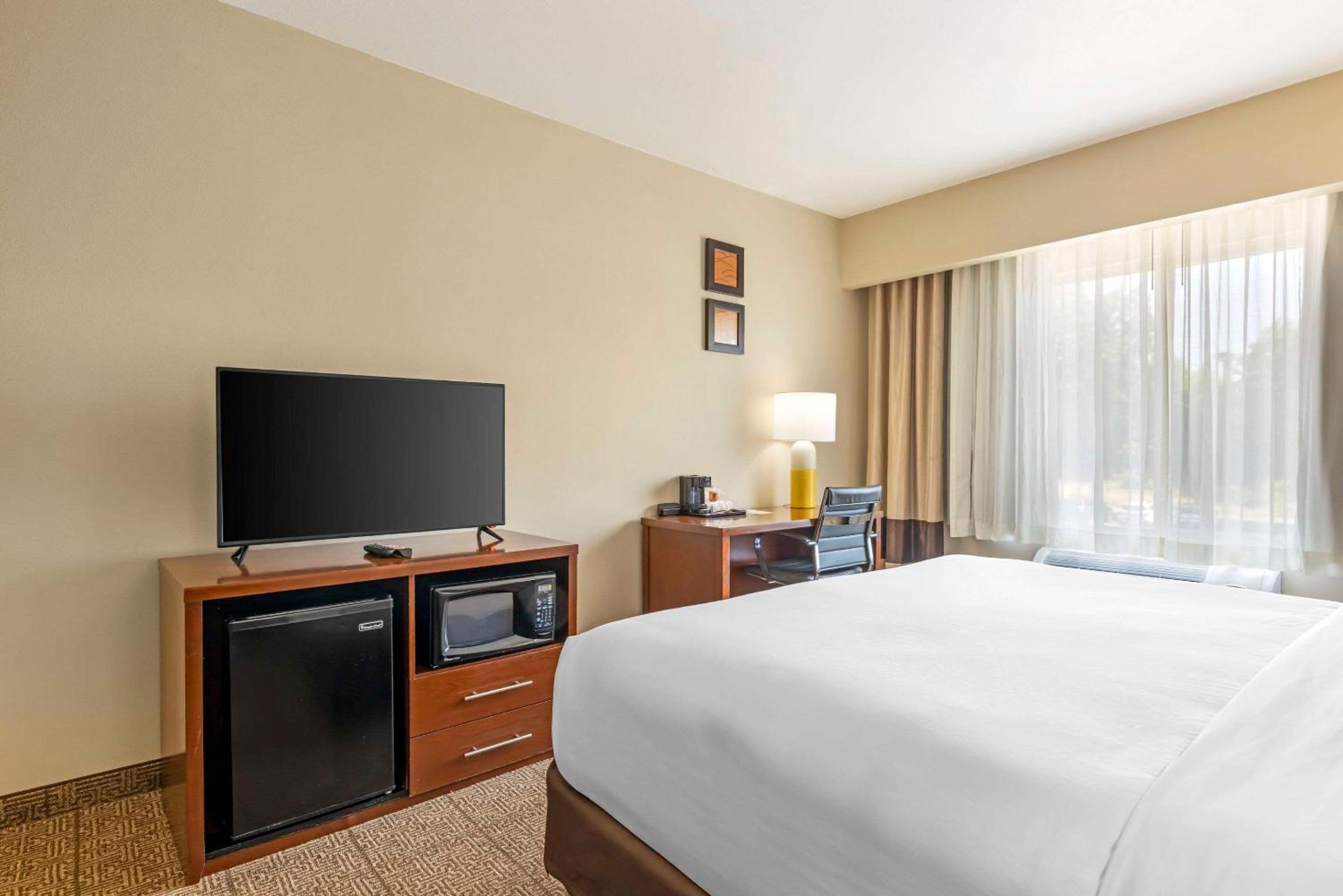 Standard King Room - Photo 3