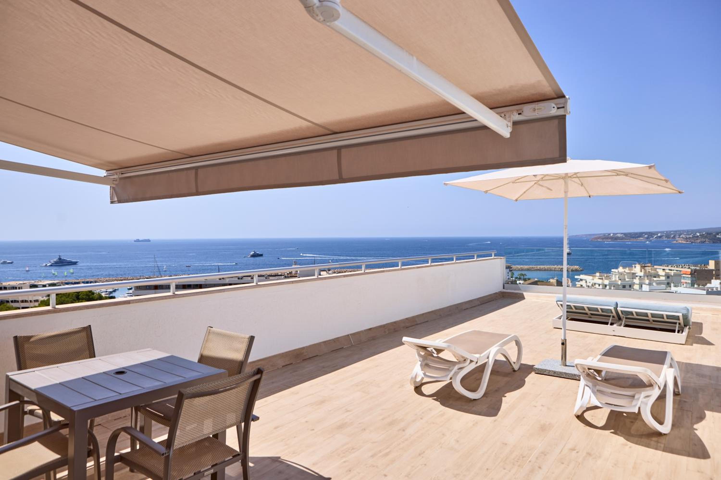 Deluxe Junior Suite With Terrace And Sea View