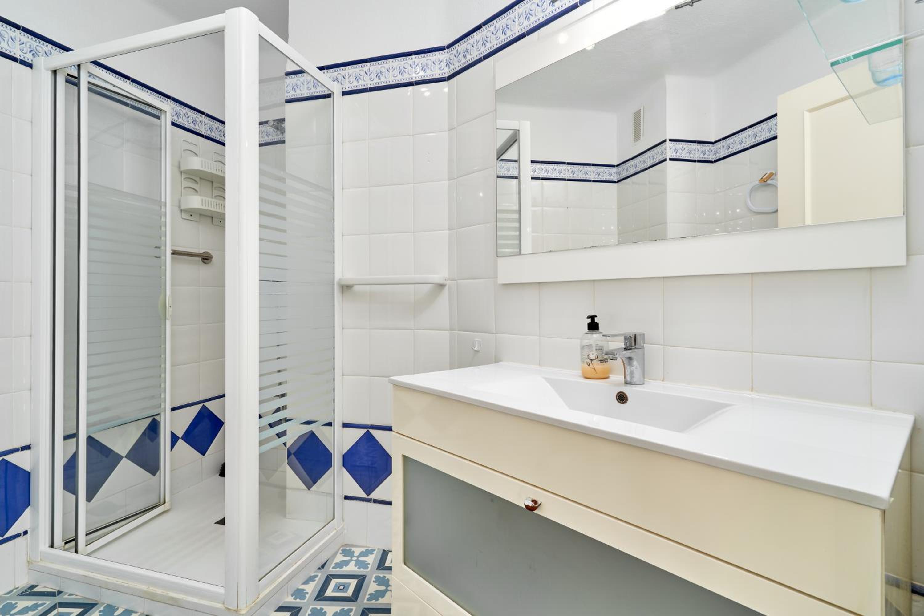Two-Bedroom Deluxe Apartment with Ocean View photo 3