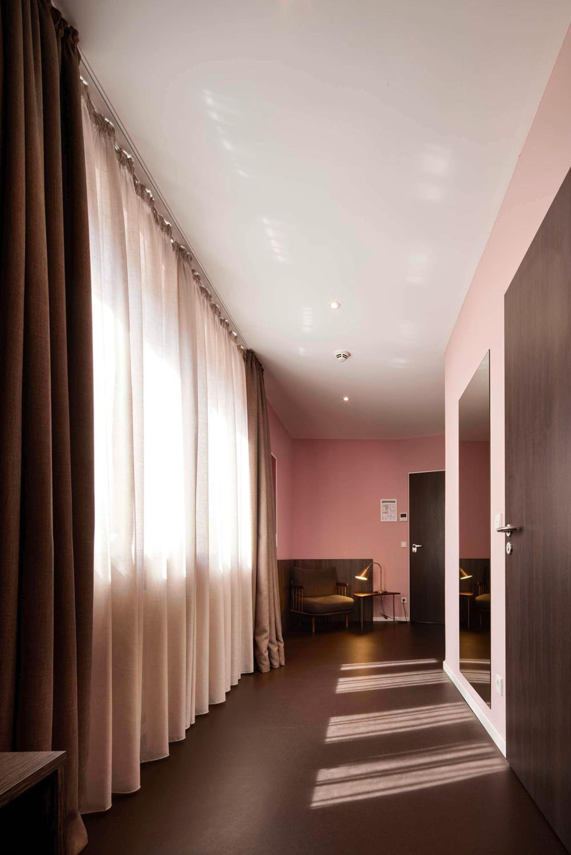 Comfort Plus Room with Kingsize Bed - Photo 1