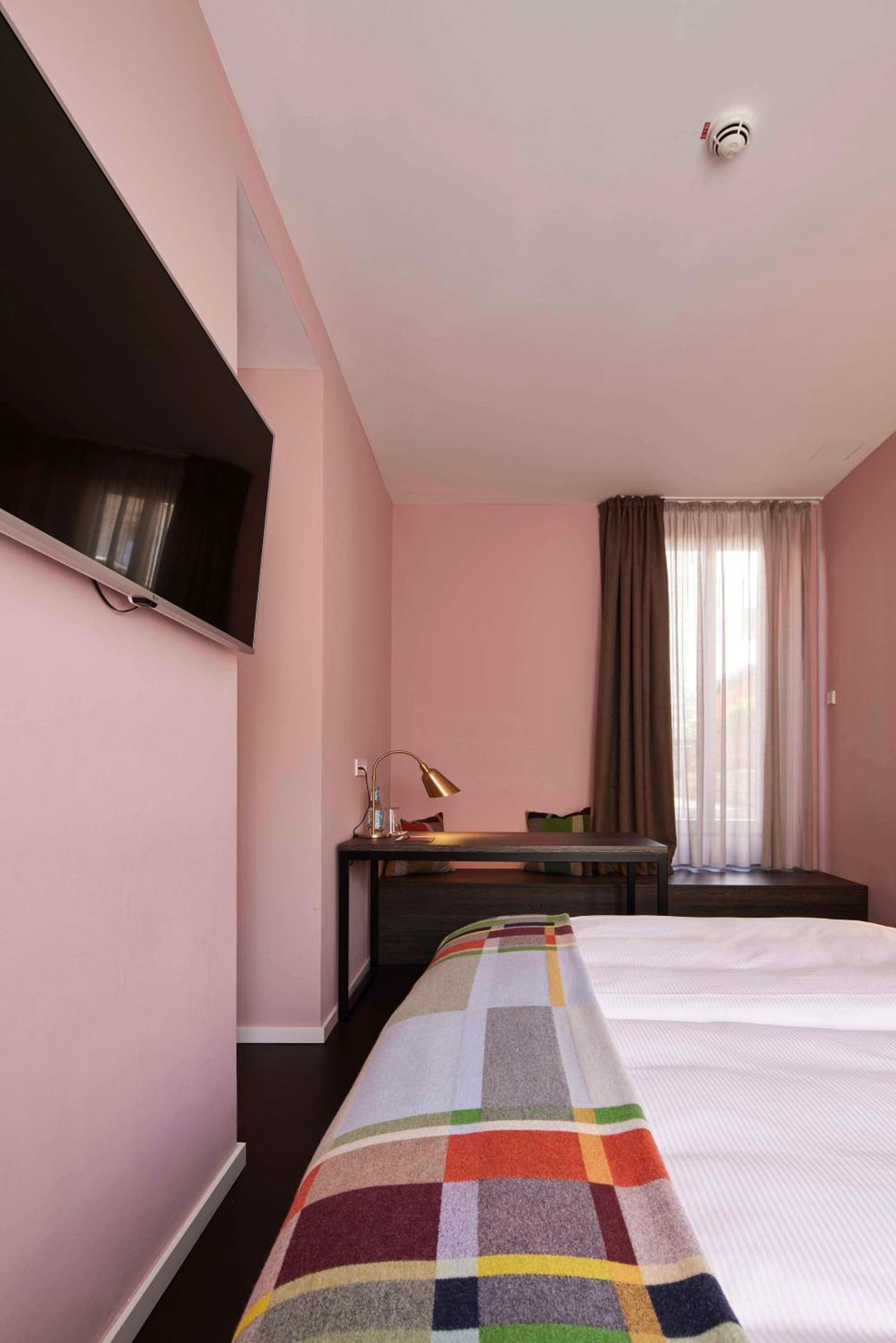Comfort Plus Room with Kingsize Bed - Photo 16