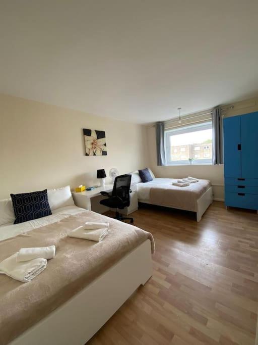 Three-Bedroom Apartment photo 2