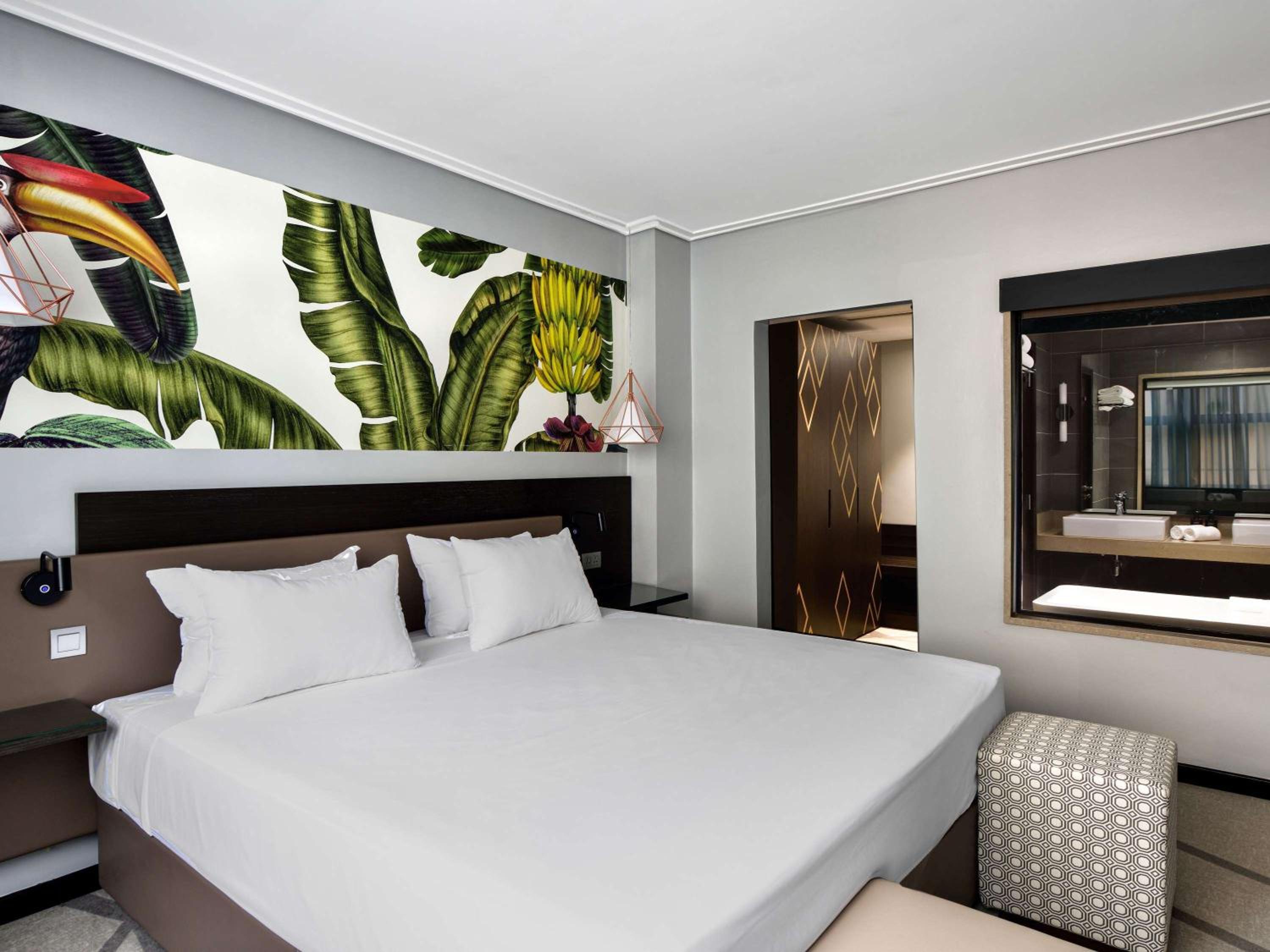 One-Bedroom Executive King Suite - Photo 1