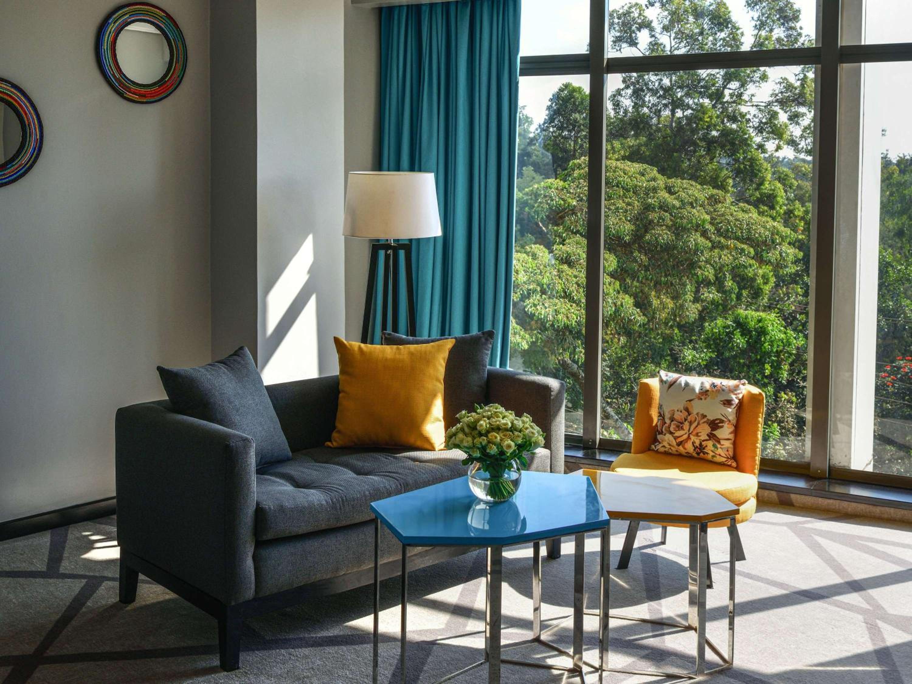One-Bedroom Deluxe King Suite - Photo 6