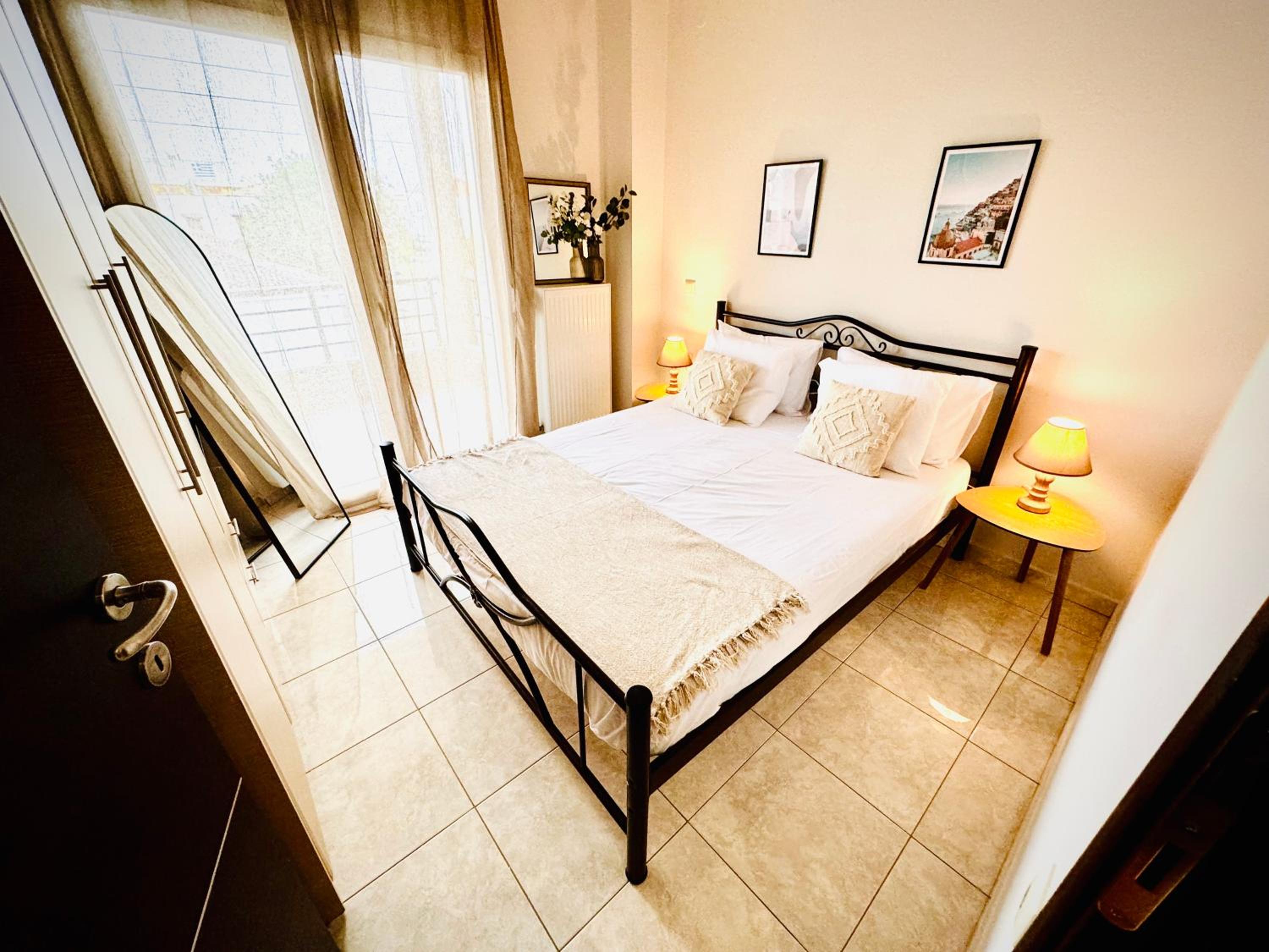 One-Bedroom Apartment photo 2