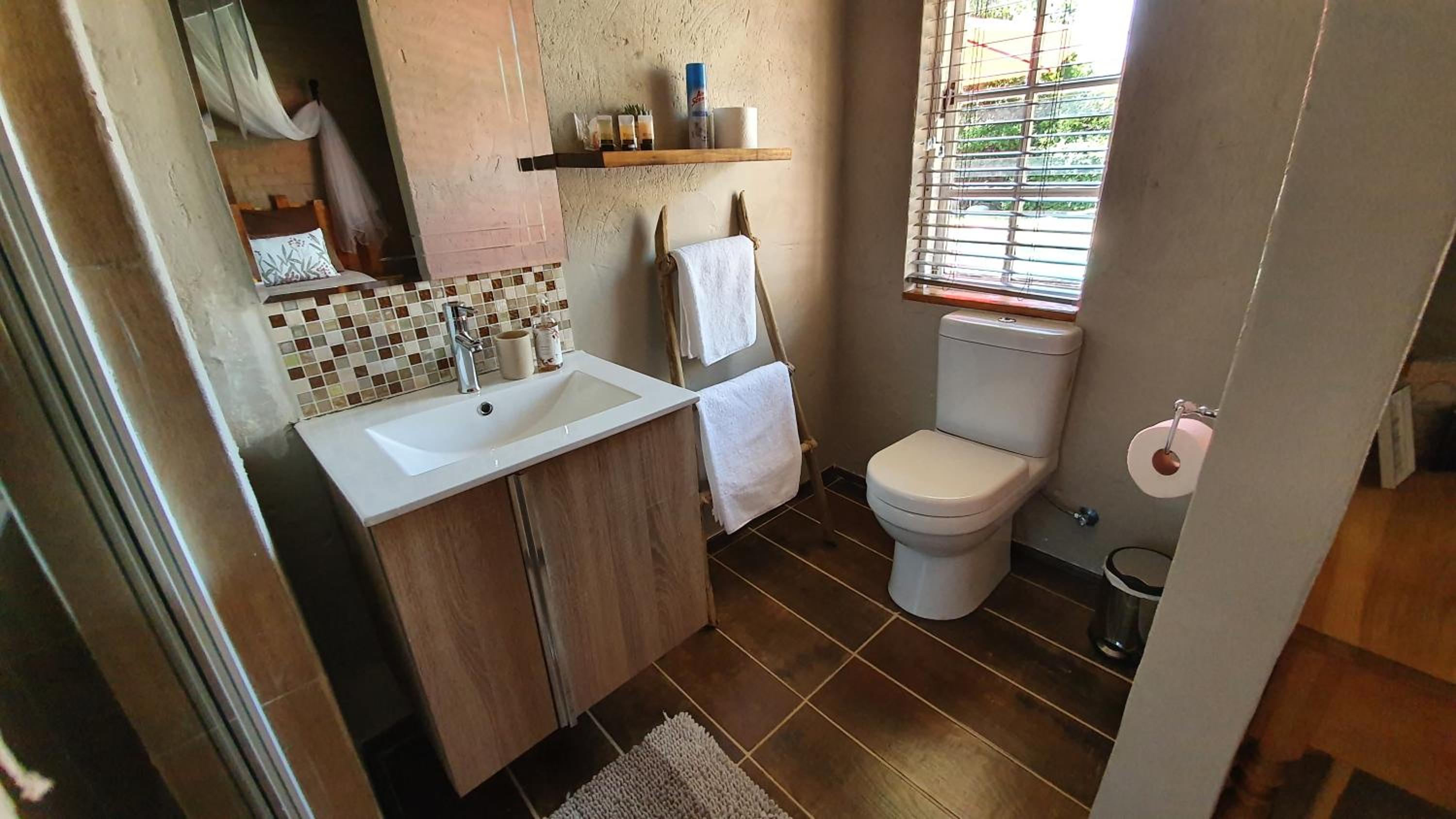 Standard Double Room - Photo 8