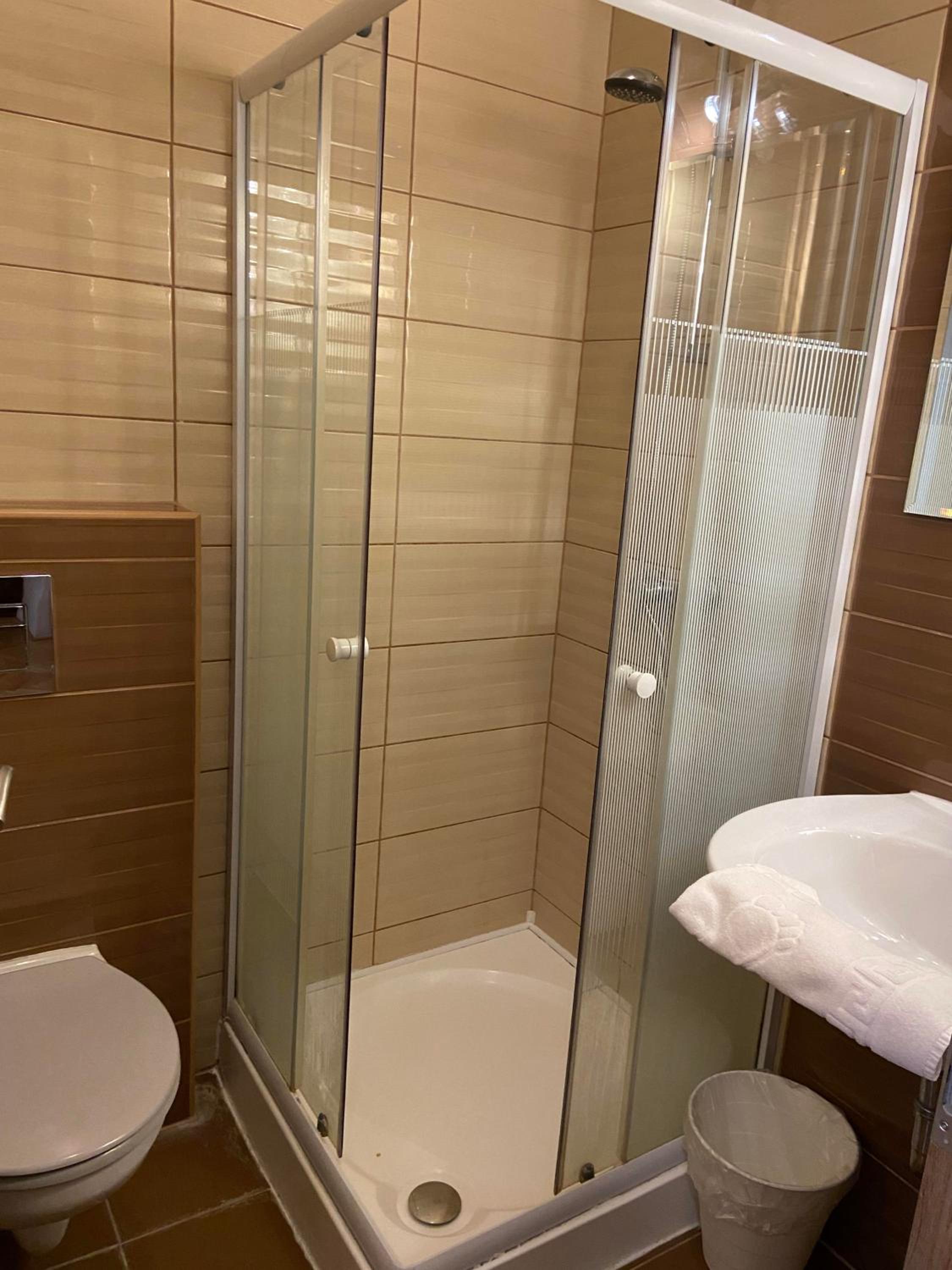 Standard Triple Room - Photo 6