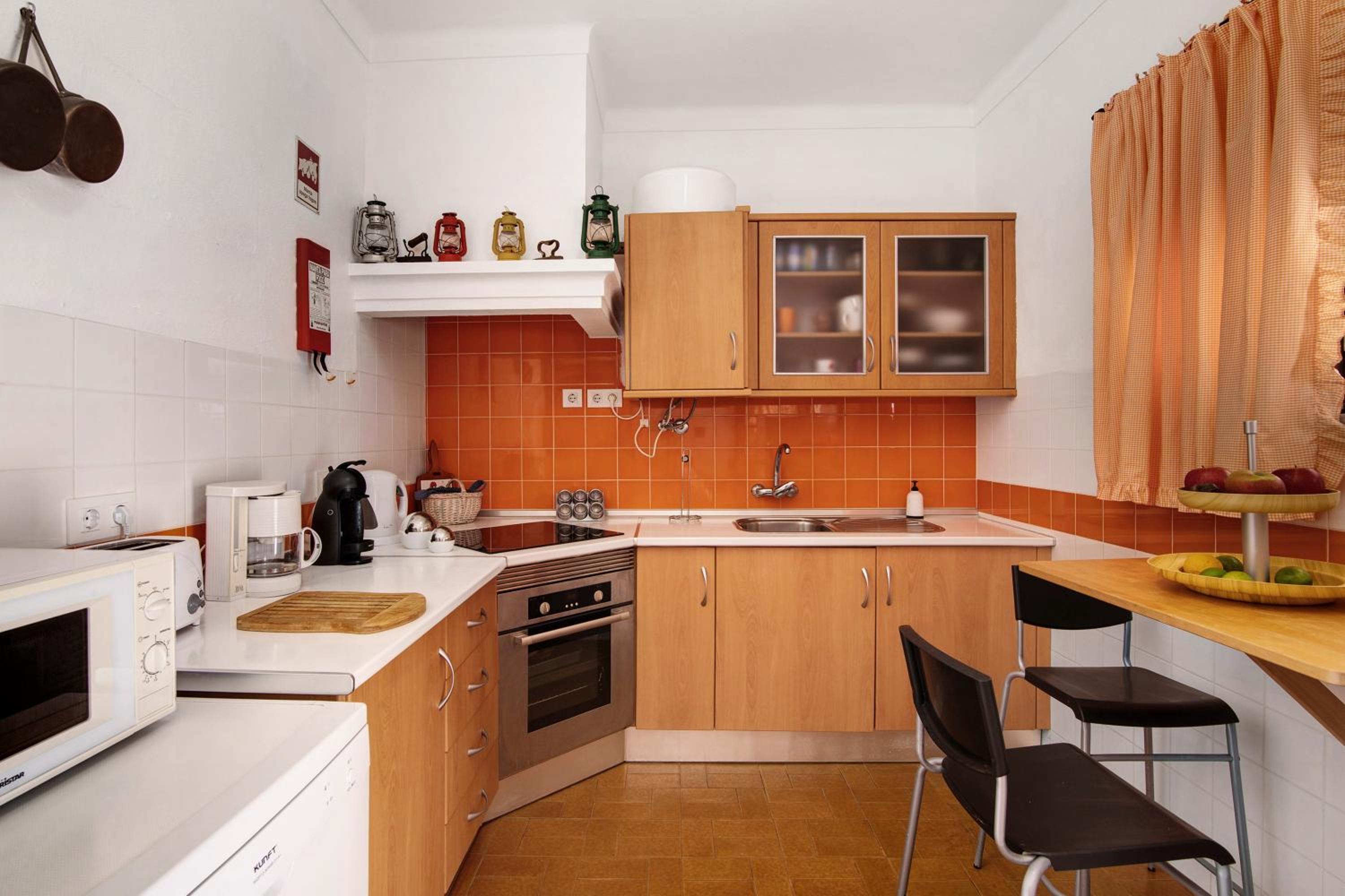 Three-Bedroom House photo 3