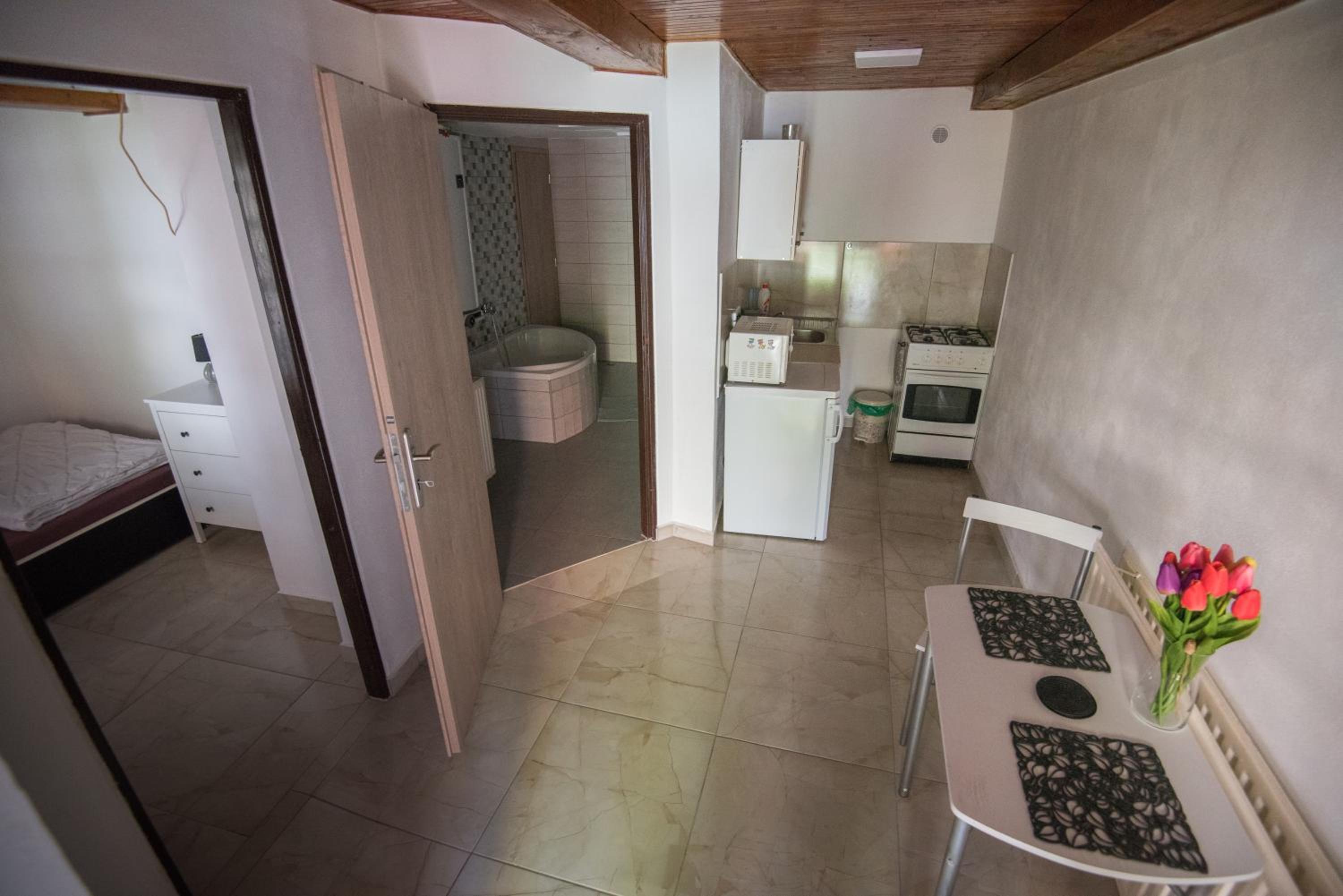 Apartment - Ground Floor photo 3