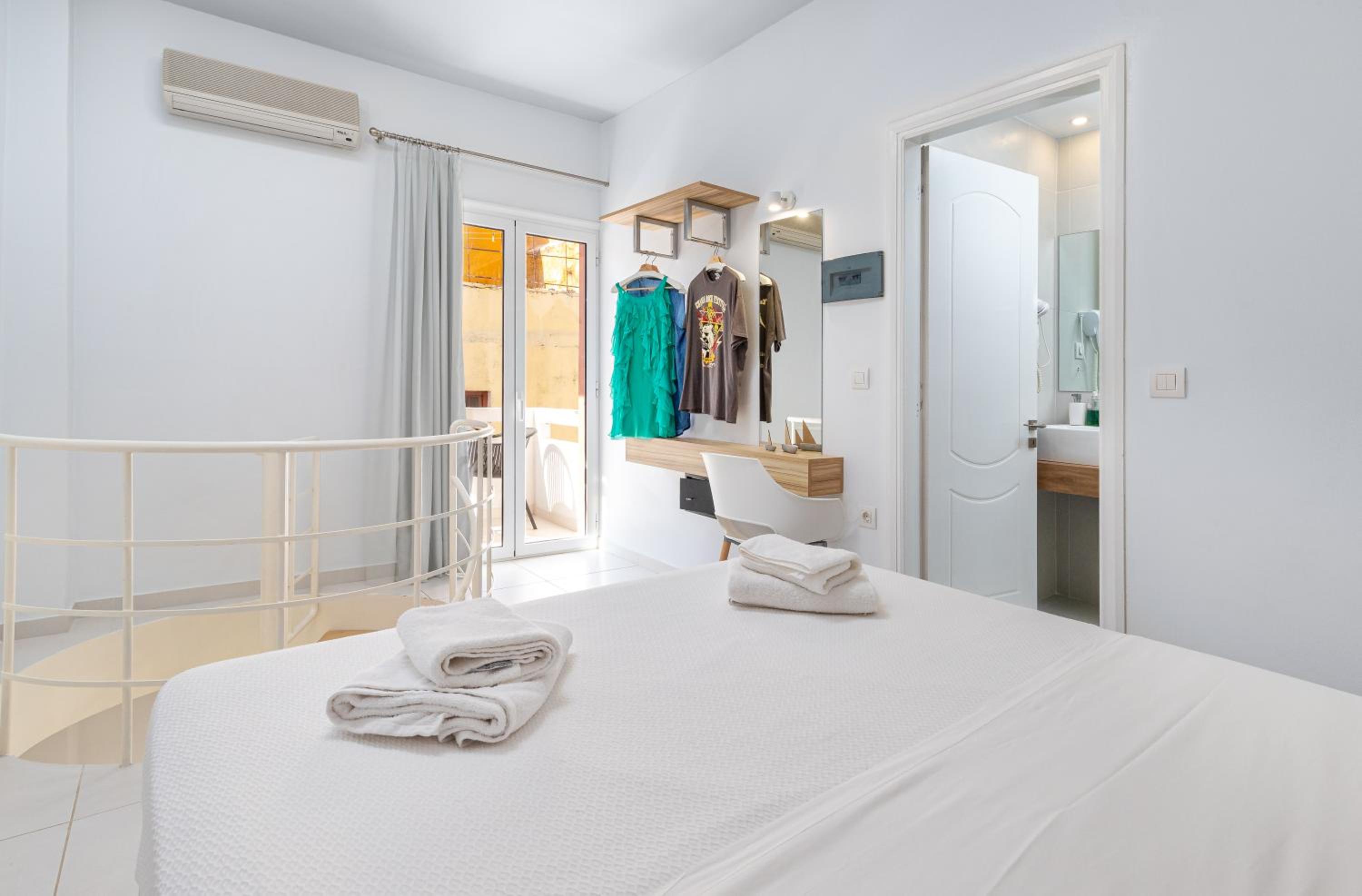 Junior Suite Split Level with Balcony - Photo 12