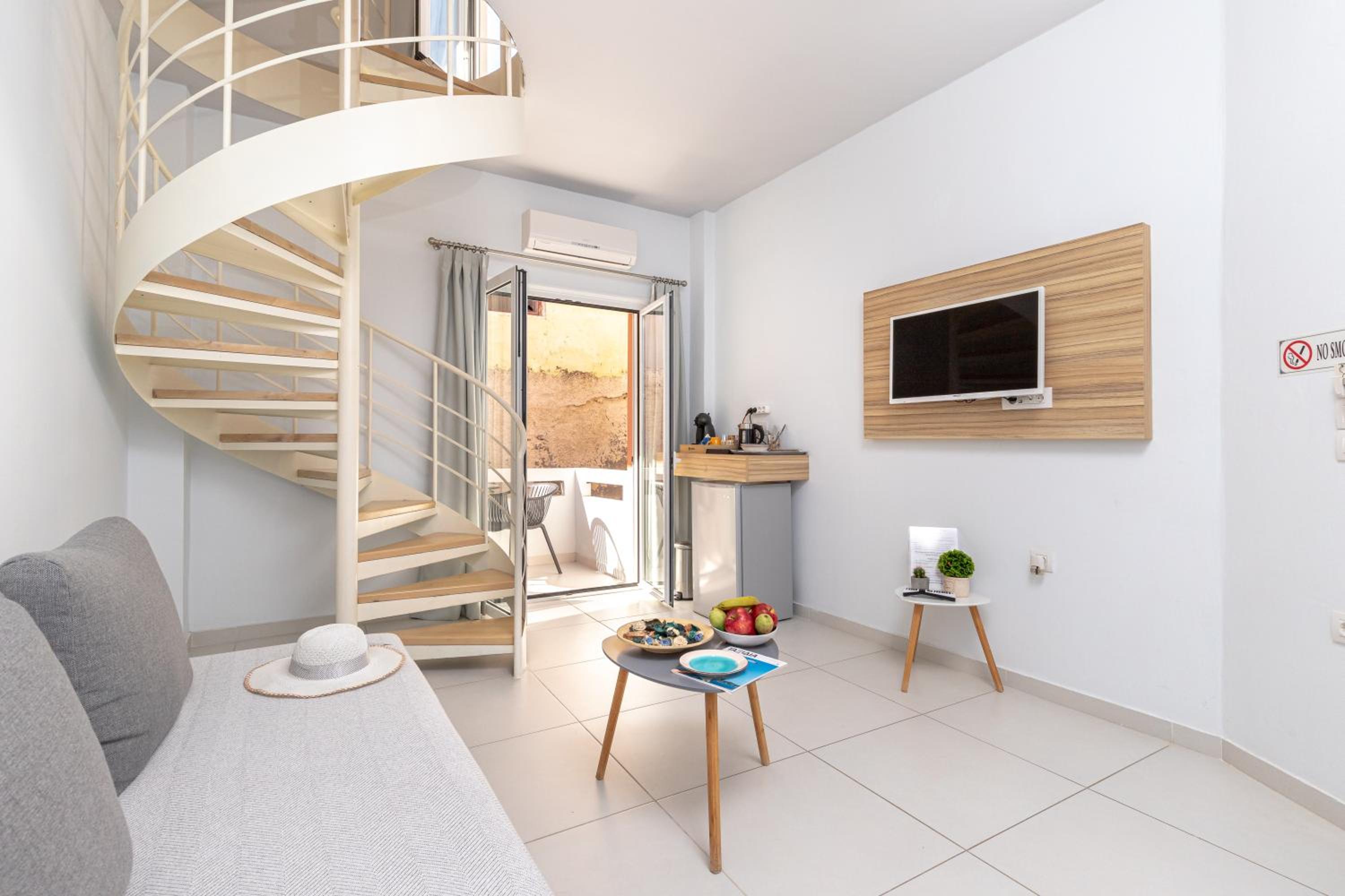 Junior Suite Split Level with Balcony - Photo 8